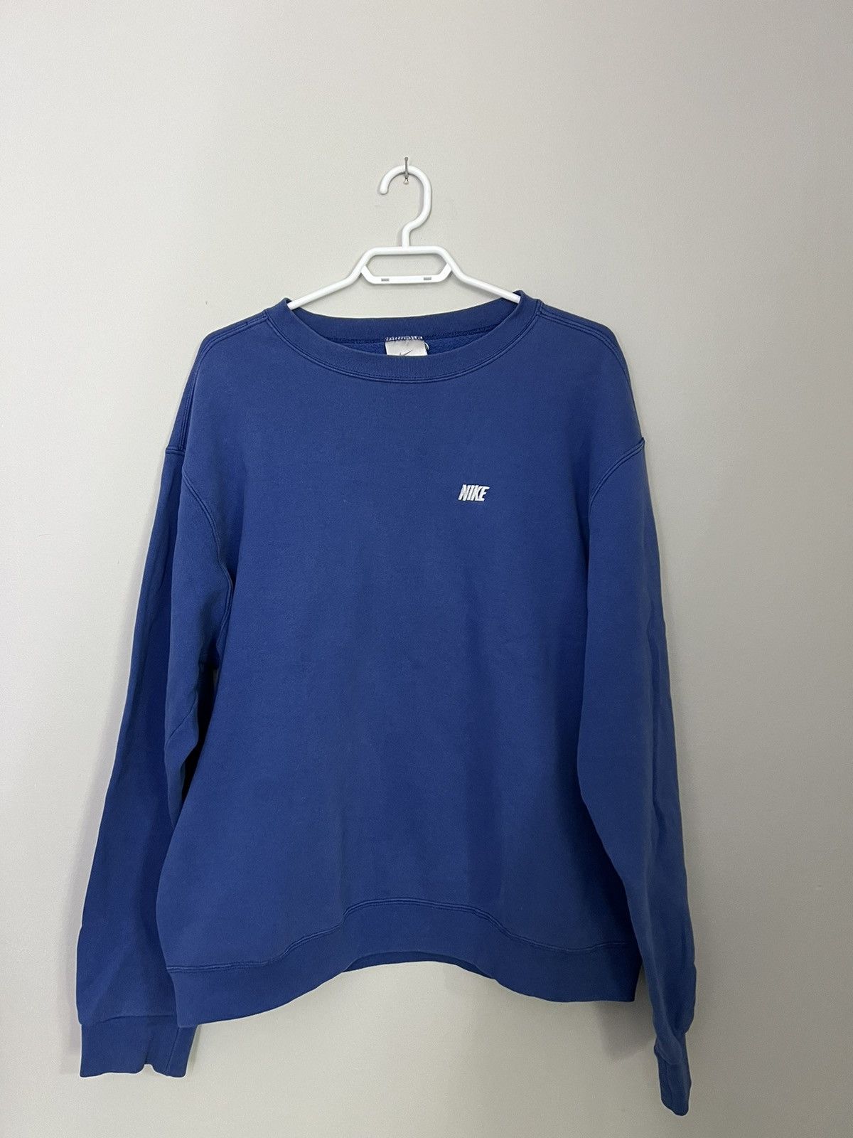 Nike Vintage Nike 2000 embroidered heavyweight sweatshirt Size US L / EU 52-54 / 3 - 1 Thumbnail
