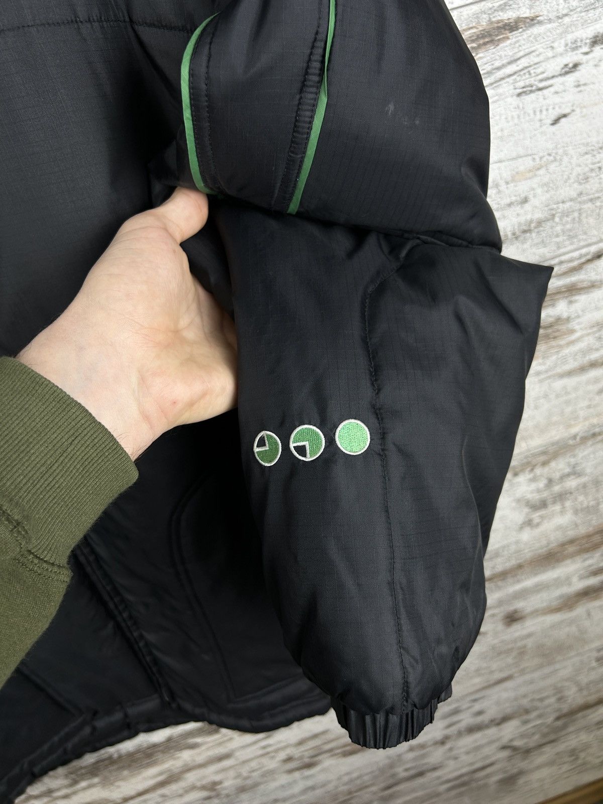 Umbro × Vintage Mens Vintage Umbro FC Celtic Puffer Down Jacket football y2k Size US L / EU 52-54 / 3 - 6 Thumbnail