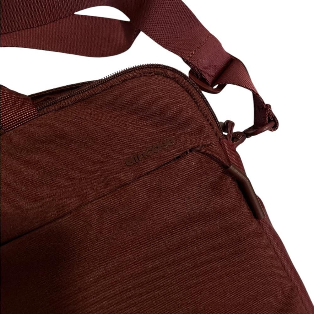 Designer Incase 15*11” Laptop shoulder bag - Burgundy Size ONE SIZE - 3 Thumbnail