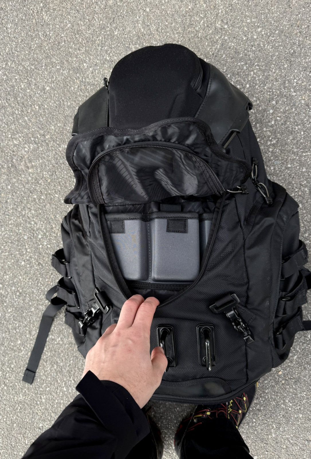 Oakley Oakley Y2K Kitchen Sink Rare Tactical Backpack Gear Bag Size ONE SIZE - 10 Thumbnail