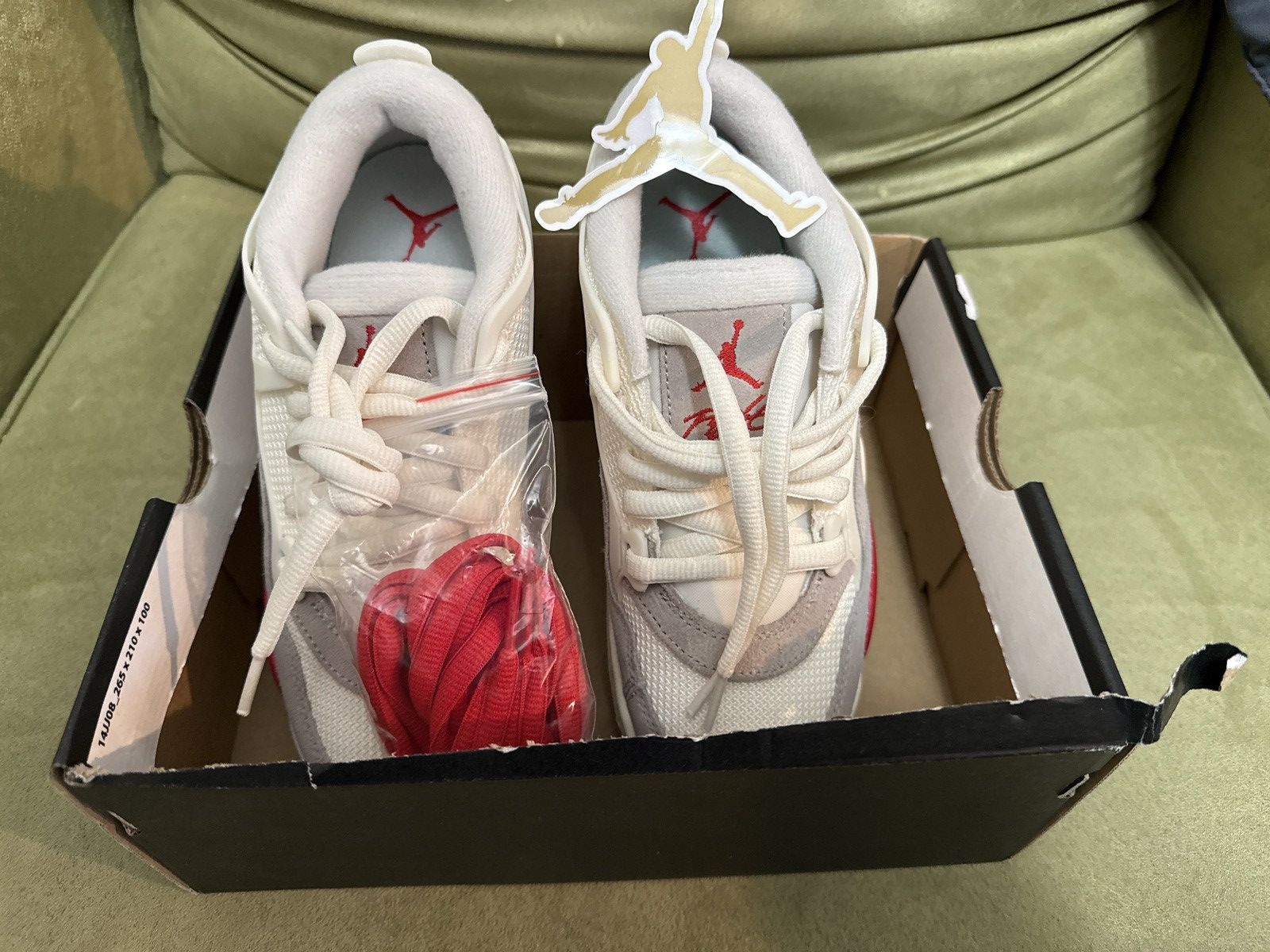 Jordan Brand Nike Air Jordan 4 RM (GS) sail/white/fire red/grey 5y/6.5w Size US 6.5 / IT 36.5 - 18 Thumbnail