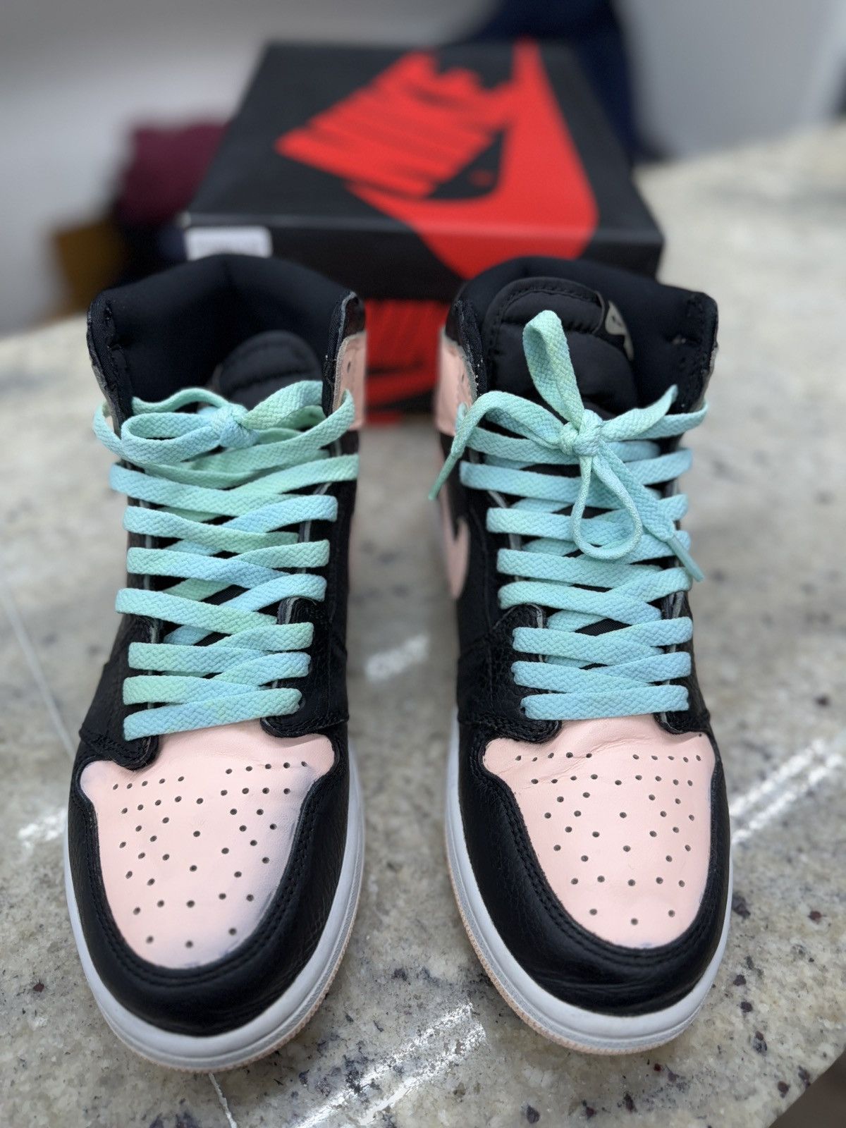 Jordan Brand Jordan Retro Crimson Tint 1s Size US 10 / EU 43 - 3 Thumbnail