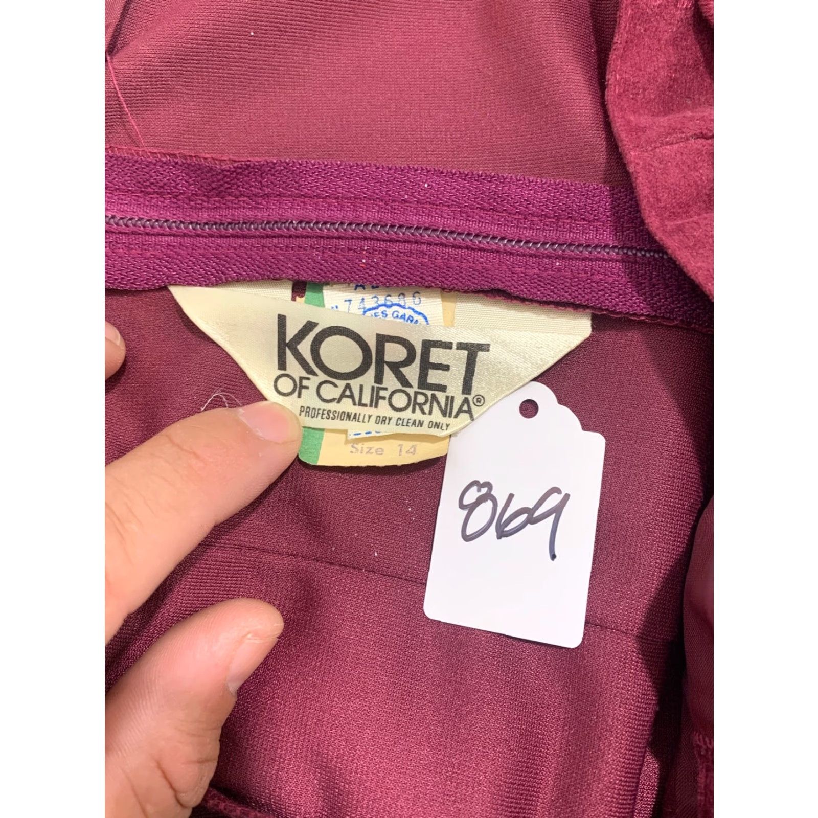 Vintage VINTAGE Koret of California Women's Skirt Knee Length Suede Burgundy 1960s Size 14 Feminine Pencil/Straight Womens Size 36" / US 14 / IT 50 - 5 Thumbnail