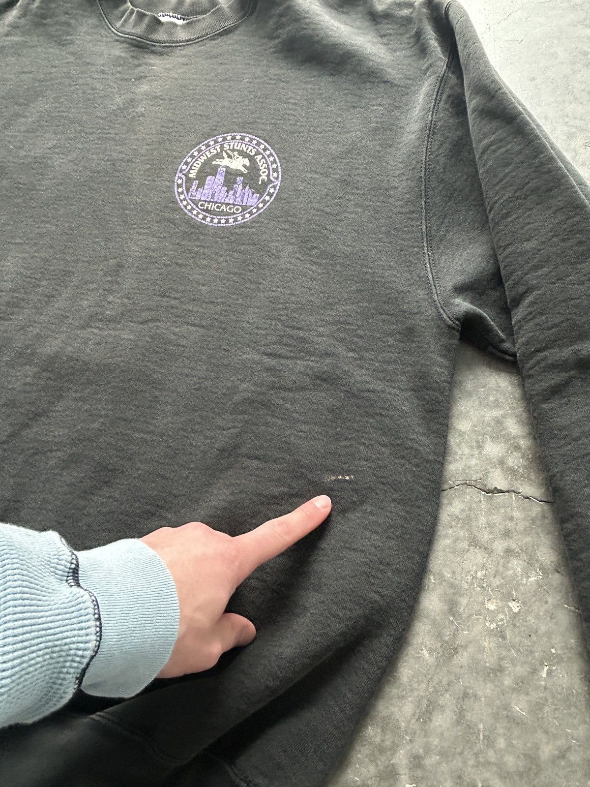Fruit Of The Loom Vintage 90s Midwest Stunts Association Chicago Sweatshirt Size US XL / EU 56 / 4 - 6 Thumbnail
