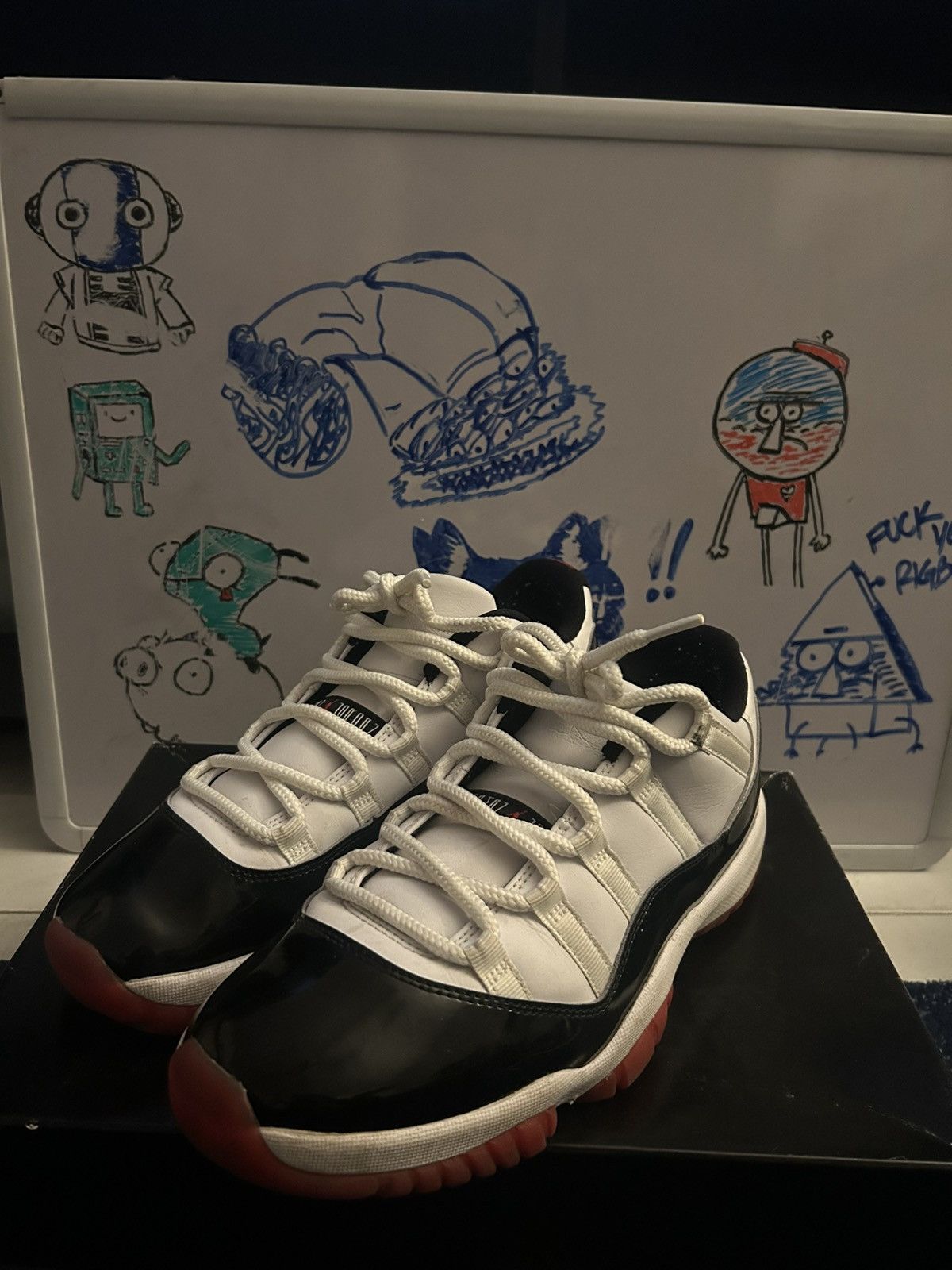 Jordan Brand Jordan 11 Low Concord Red Size US 9.5 / EU 42-43 - 2 Thumbnail