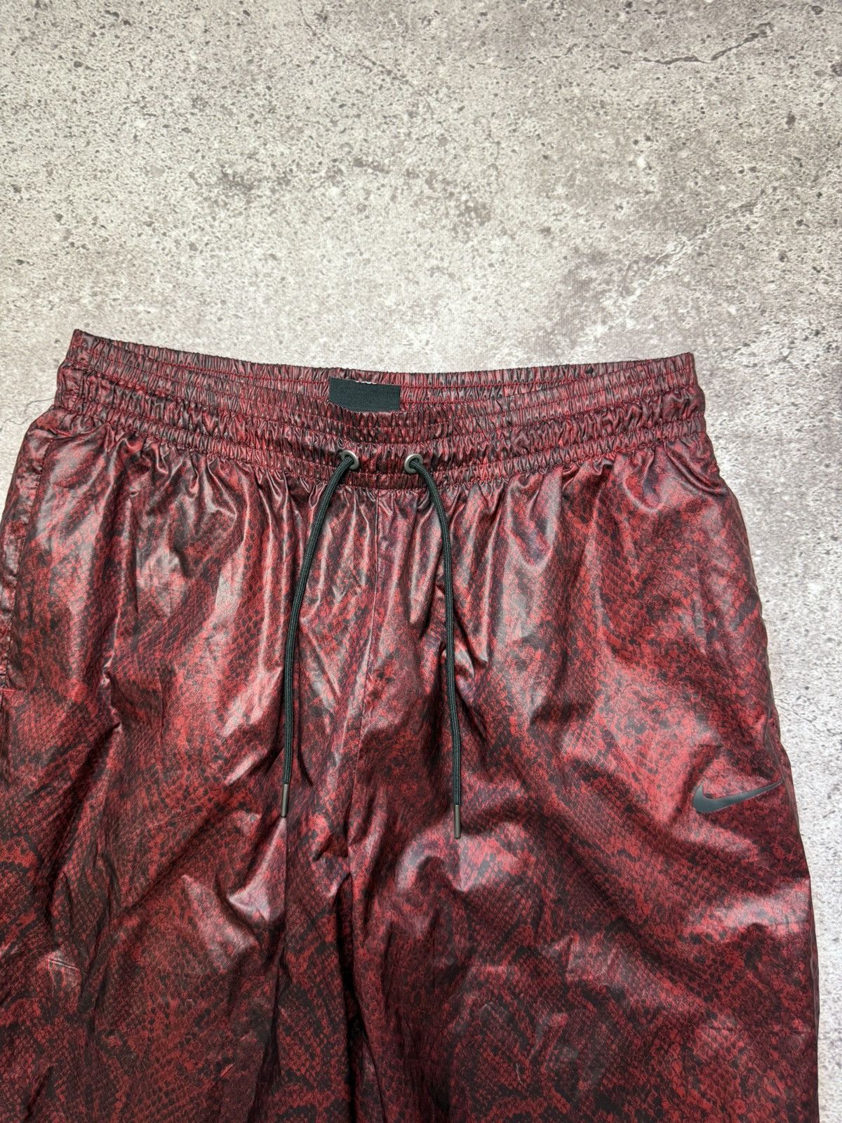 Vintage Vintage Nike Nylon Sweatpants 90s Y2K Size 32" / US 10 / IT 46 - 3 Thumbnail