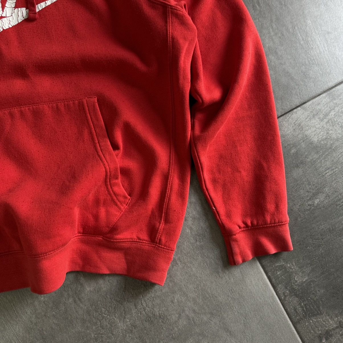 Nike × Vintage Vintage Nike Hoodie Big Logo Centre Logo Distressed Y2K 00s Size US L / EU 52-54 / 3 - 4 Thumbnail