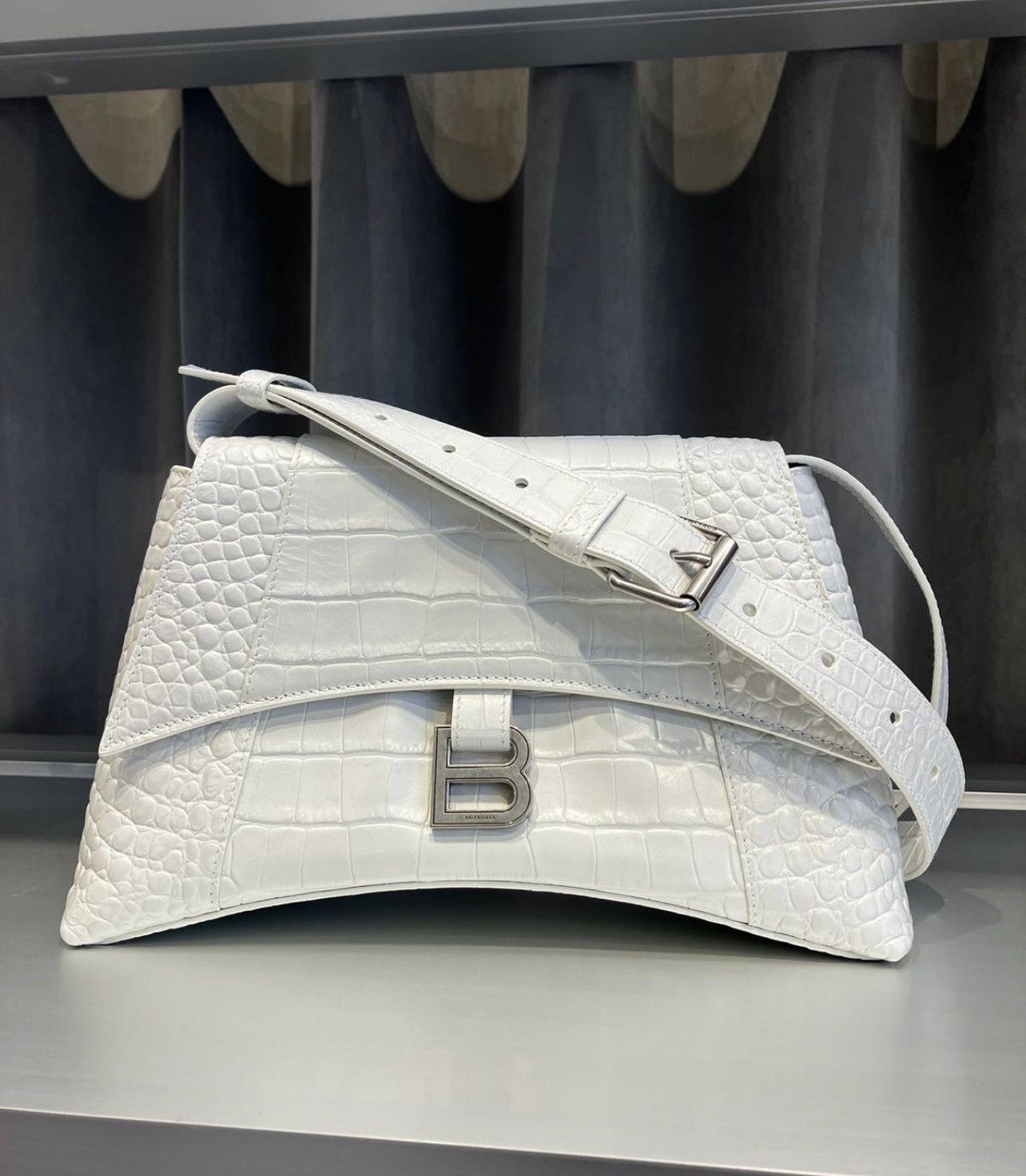 Balenciaga Balenciaga Leather Downtown S Shoulder Bag Size ONE SIZE - 1 Preview