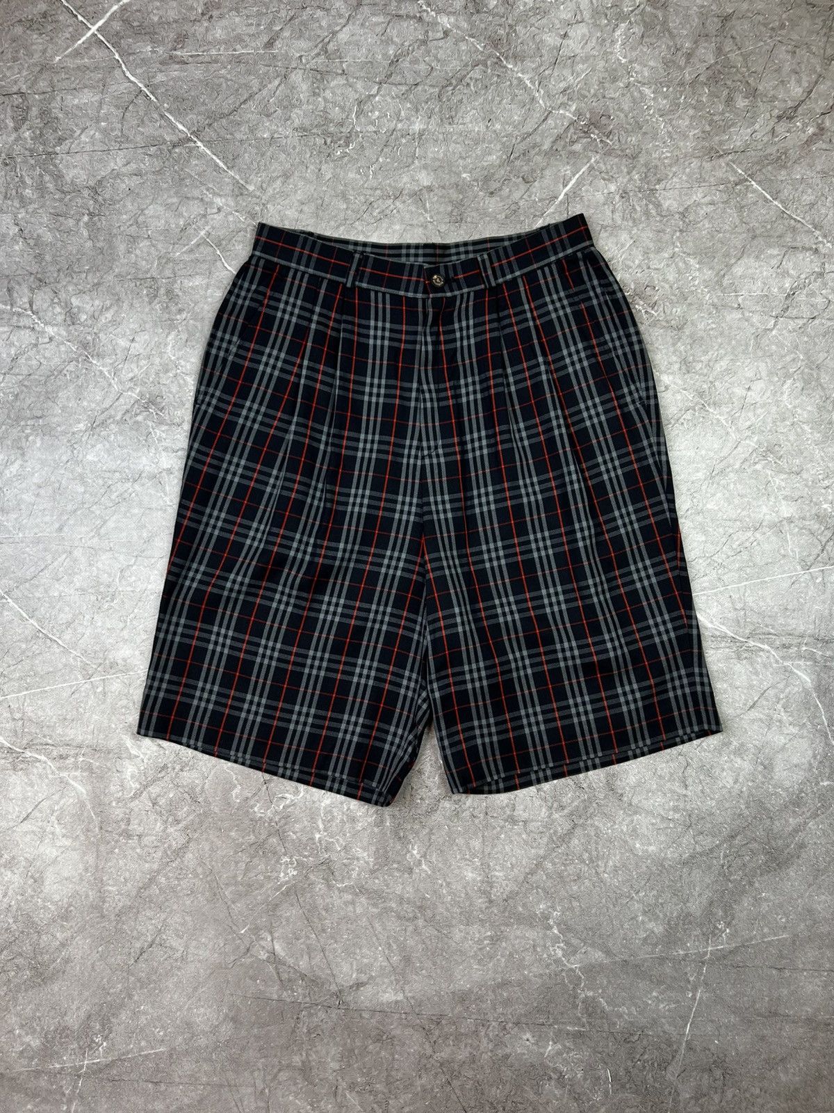 Burberry Vintage Burberrys nova check shorts pants italy checked y2k Size US 32 / EU 48 - 1 Thumbnail