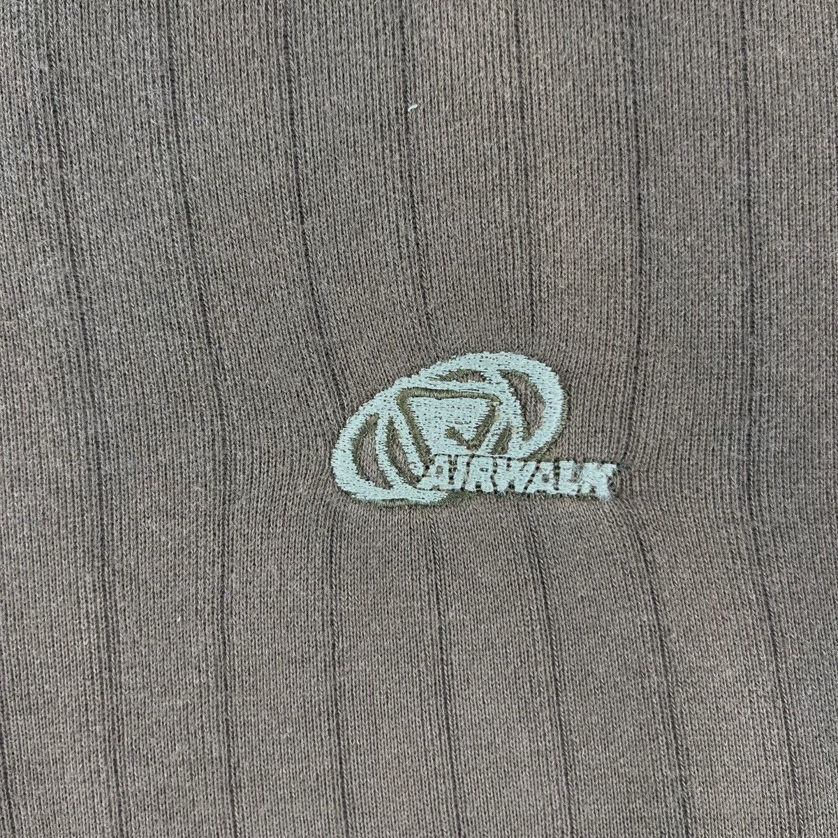 Airwalk Vintage Airwalk Half Zip Sweatshirt Size US XL / EU 56 / 4 - 5 Thumbnail