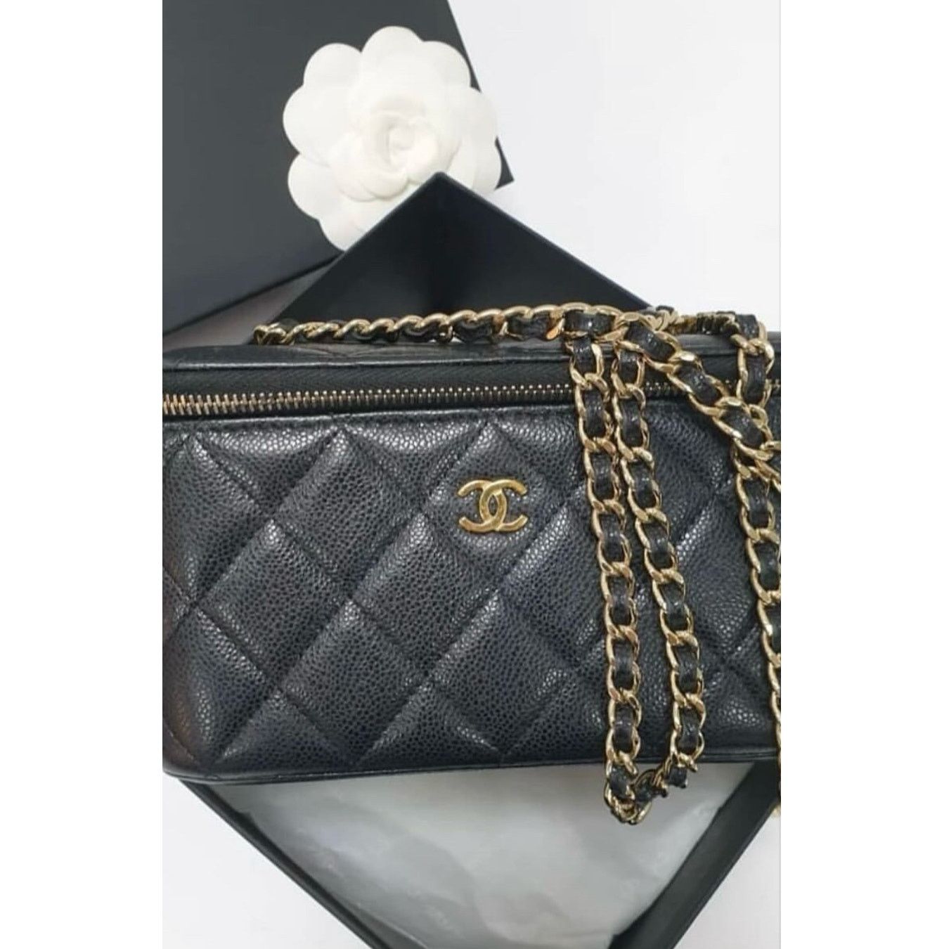 Chanel Chanel Caviar Small Chain Vanity Case. Size ONE SIZE - 8 Thumbnail