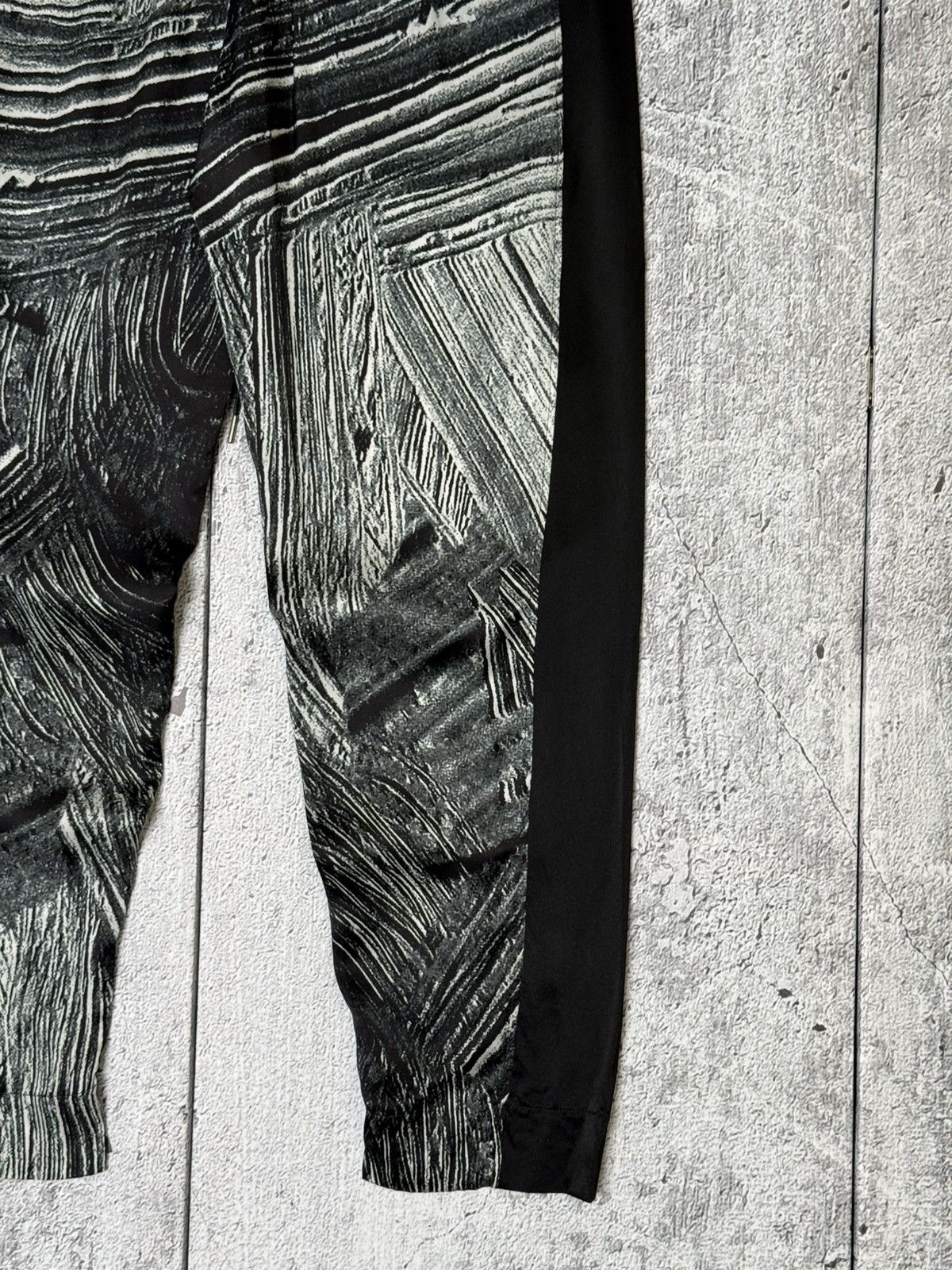 Helmut Lang Helmut Lang Method Silk Brushstroke Printed Drawstring Pants Size 30" / US 8 / IT 44 - 13 Thumbnail