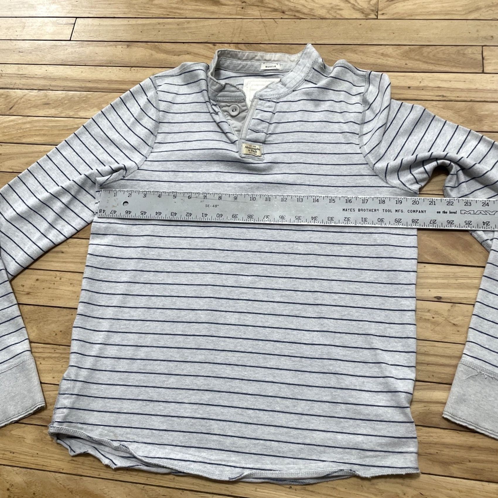 Abercrombie & Fitch Abercrombie & Fitch Y2k Henley Shirt Men XL Gray Thermal Knit Muscle Logo Modern Vintage Shirt Size US XL / EU 56 / 4 - 7 Thumbnail