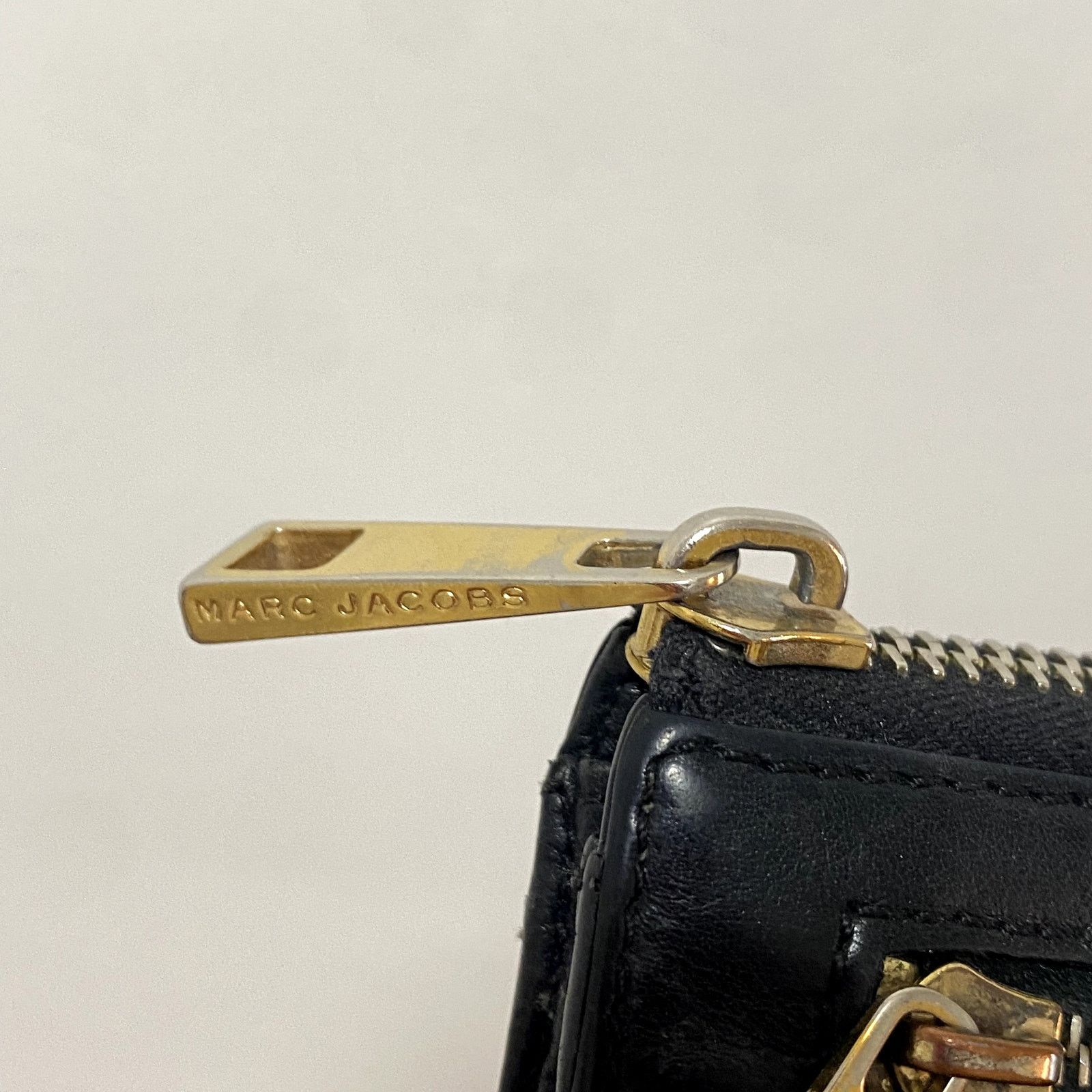 Marc Jacobs Marc Jacobs Black Leather Wallet Gold Hardware Made In Italy Size ONE SIZE - 6 Thumbnail