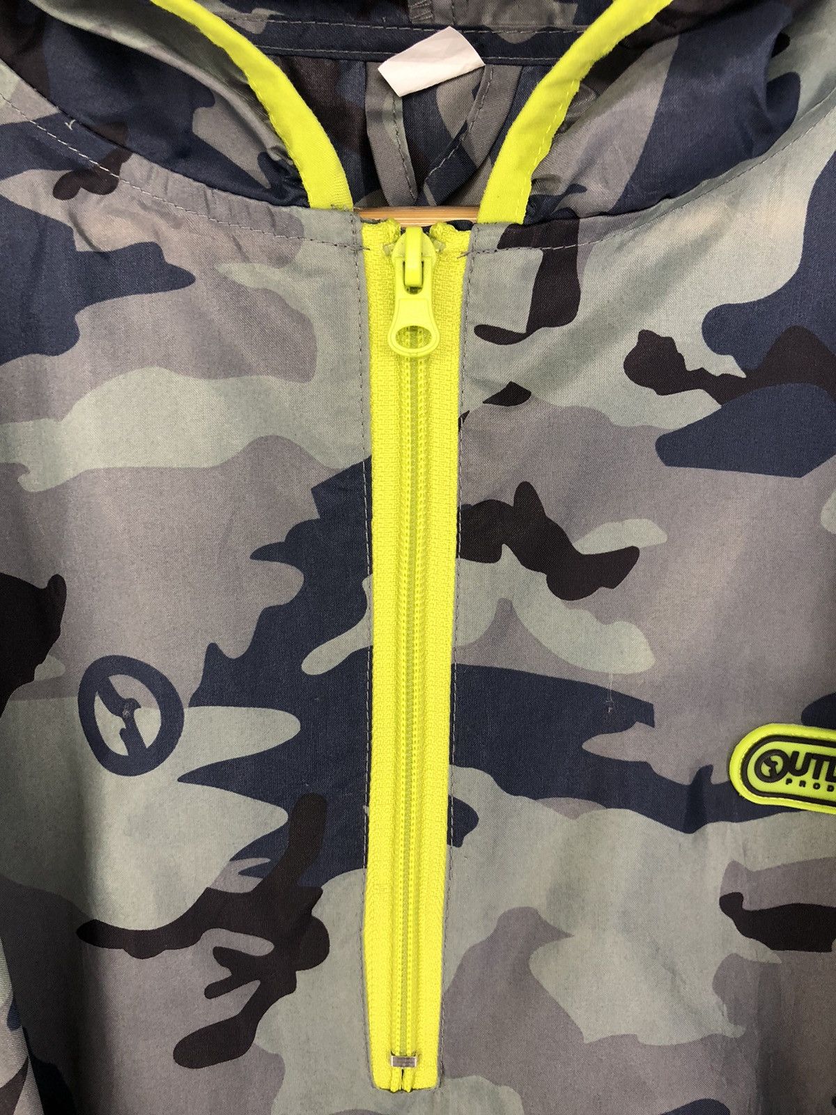 Japanese Brand Outdoor Camo Poncho Raincoat Size US M / EU 48-50 / 2 - 6 Thumbnail