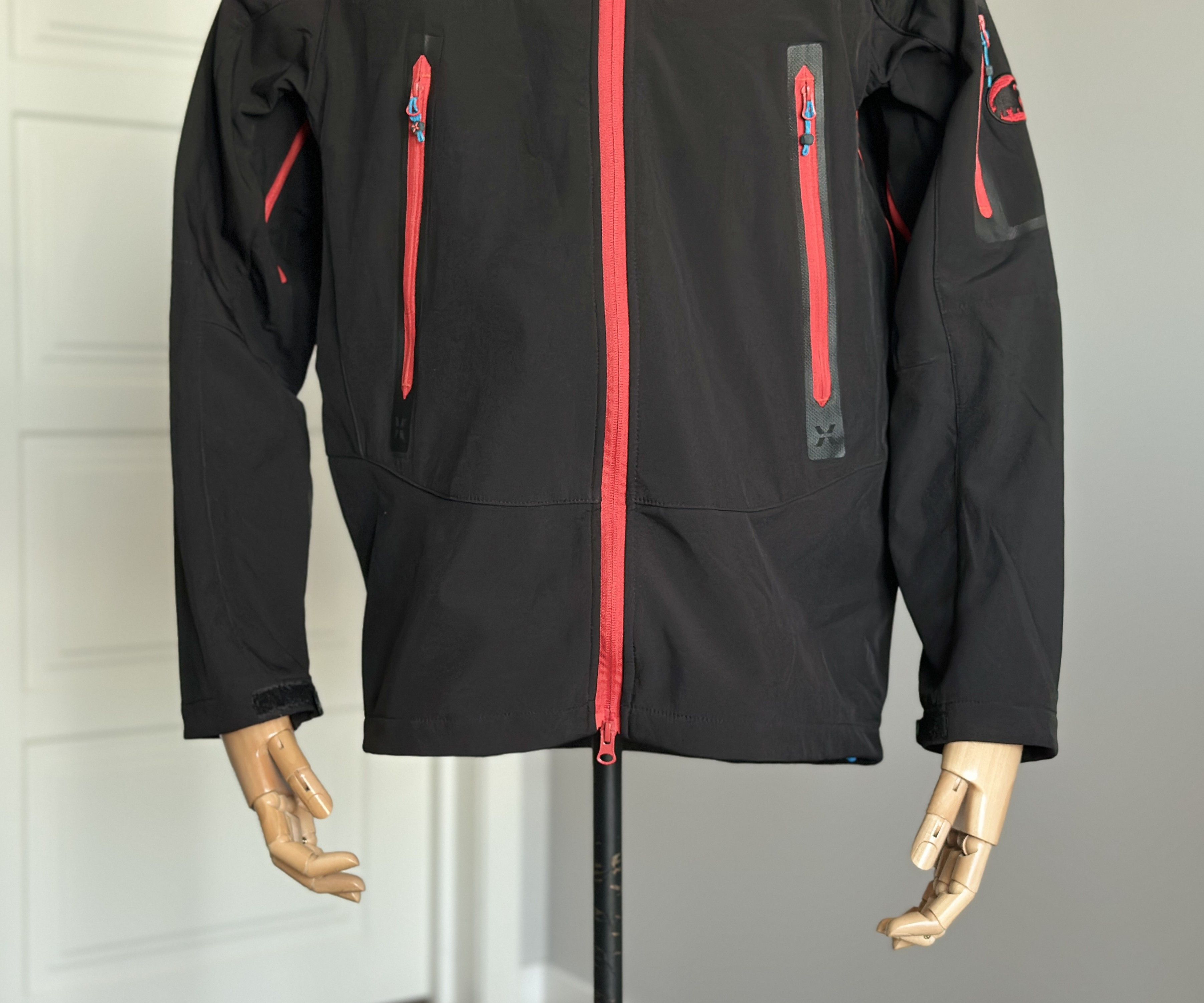 Mammut MAMMUT Eiger Extreme Shell Hooded Jacket Outdoor Trekking Size US M / EU 48-50 / 2 - 5 Thumbnail