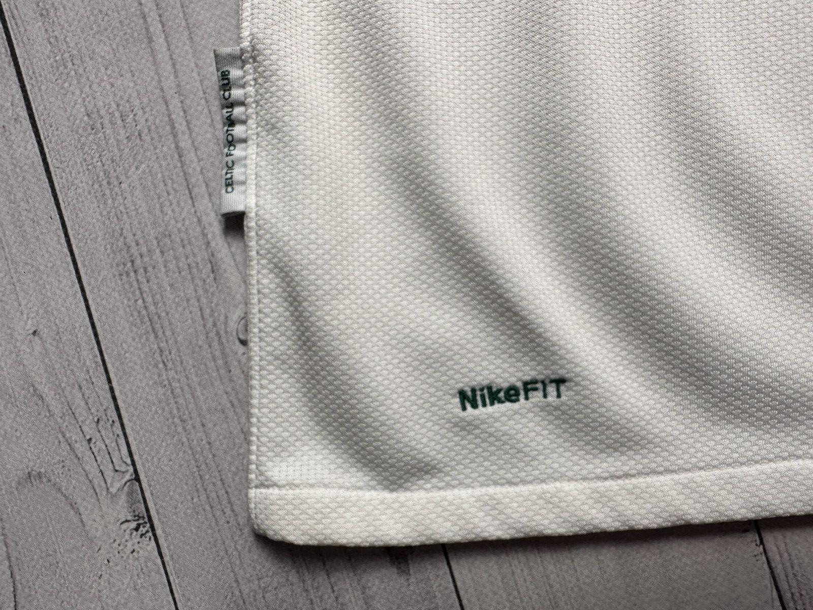 Nike × Vintage Vintage Nike Celtic soccer jersey striped size M Size US M / EU 48-50 / 2 - 6 Thumbnail