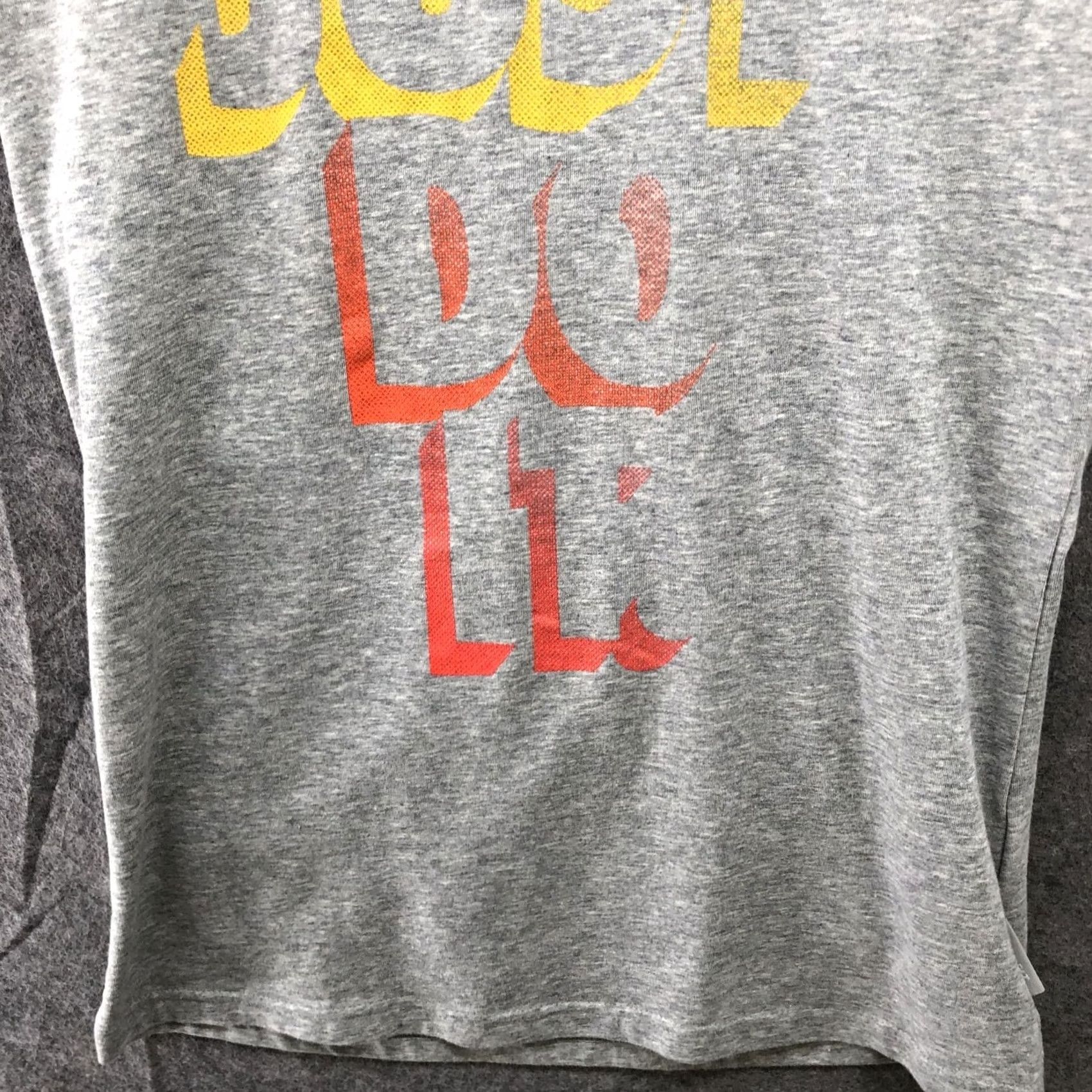 Nike Nike Dri-Fit Cotton Tee Womens M Gray Graphic Active Short Sleeve Crewneck Size 32" / US 10 / IT 46 - 4 Thumbnail
