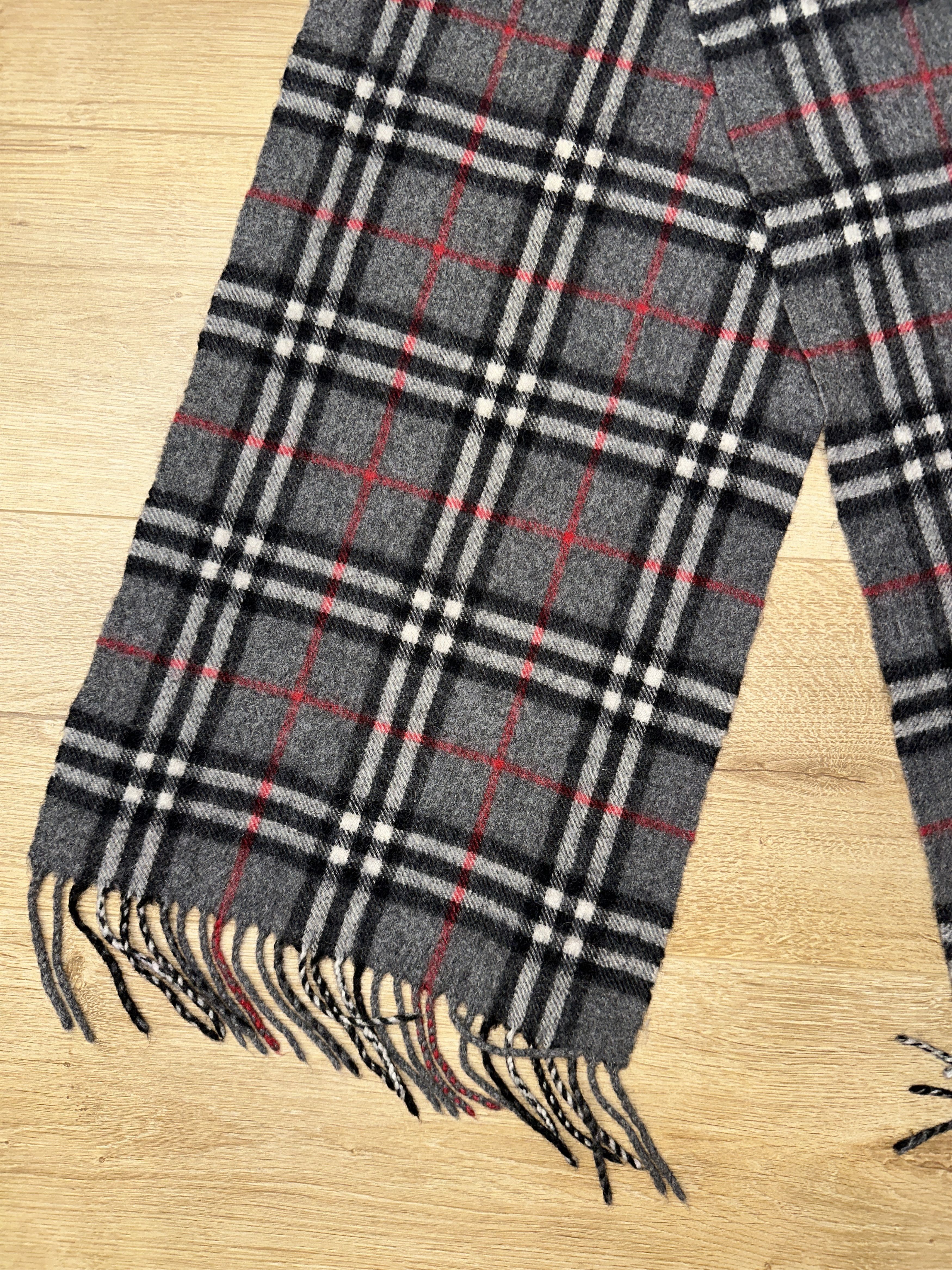 Burberry Iconic Burberry Classic Check 100% Cashmere Scarf 170x30cm Size ONE SIZE - 11 Thumbnail