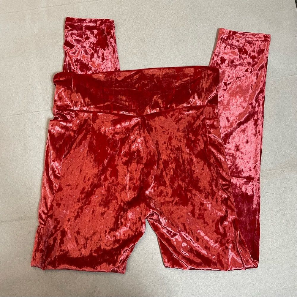 Fabletics NWT New $75 Fabletics Red Crushed Velour Crossover Legging Size 36" / US 14 / IT 50 - 4 Thumbnail