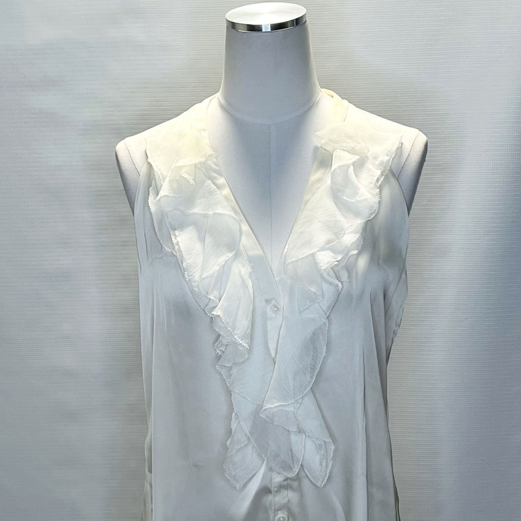 Soft Surroundings Soft Surroundings Shirt Womens Sleeveless Ruffle Tunic Blouse White Small Casual Party/Cocktail Travel Workwear Spring Summer Fall Size S / US 4 / IT 40 - 2 Thumbnail
