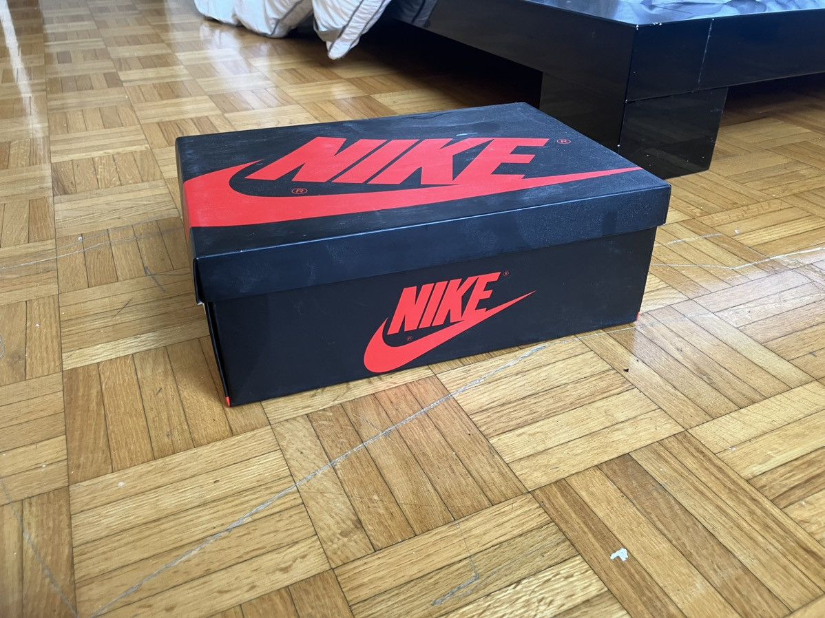 Jordan Brand × Nike Jordan 1 Volt Gold Size 9.5 Size US 9.5 / EU 42-43 - 8 Thumbnail