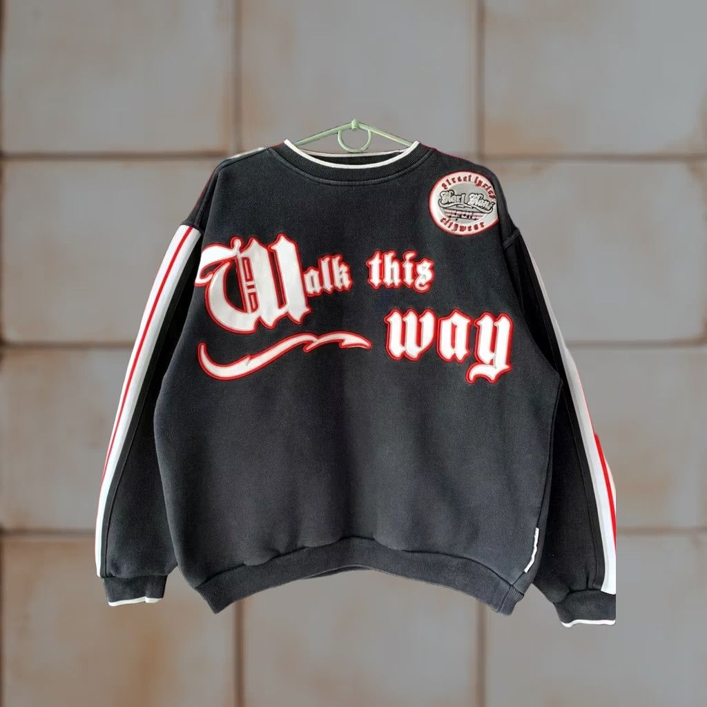 Karl Kani VINTAGE Karl Kani Big Logo Sweatshirt Mens S Black Cotton Knit Pullover Sweatshirt Logo Decade: 90s Size US S / EU 44-46 / 1 - 1 Thumbnail