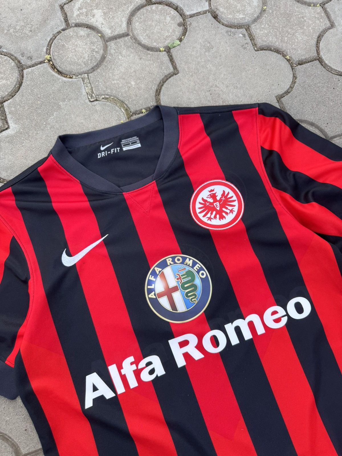 Nike Nike Eintracht Frankfurt 2014-2015 Home Jersey Size US S / EU 44-46 / 1 - 2 Thumbnail