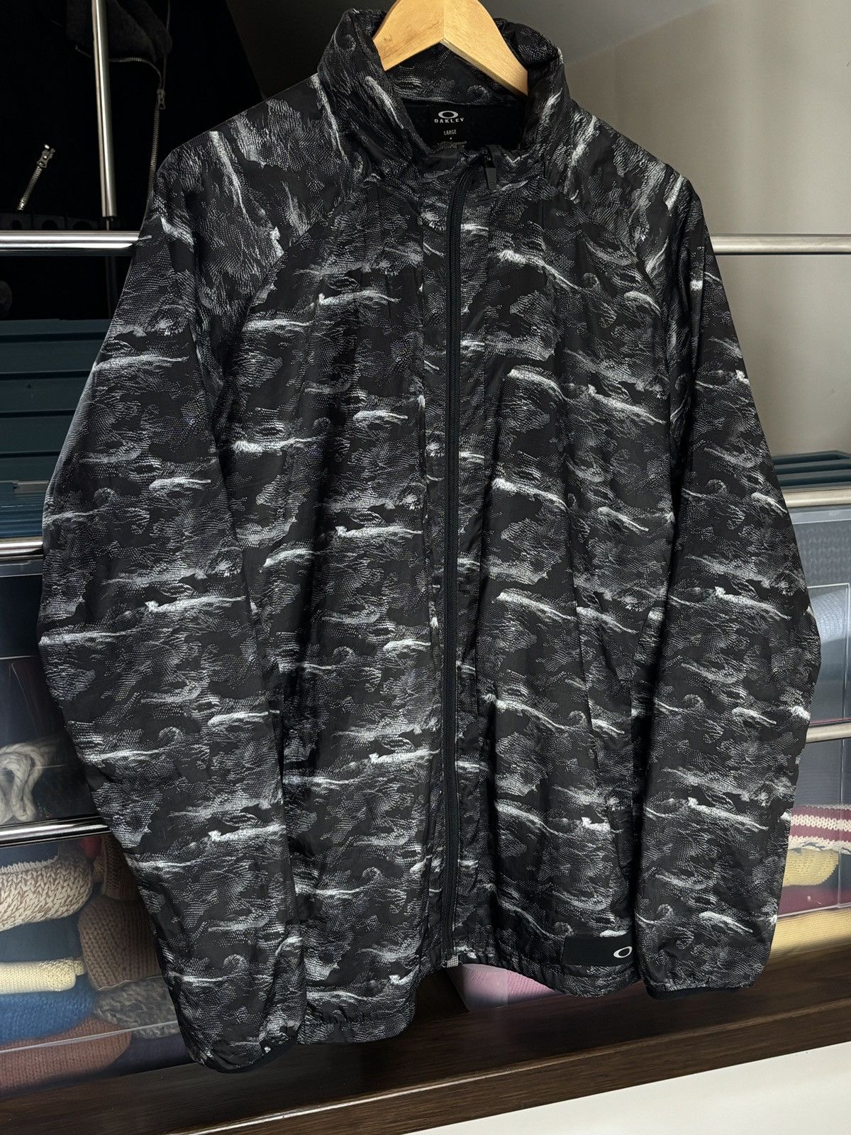 Oakley Oakley wave brushstroke print insulated outdoor jacket camo Size US L / EU 52-54 / 3 - 2 Thumbnail