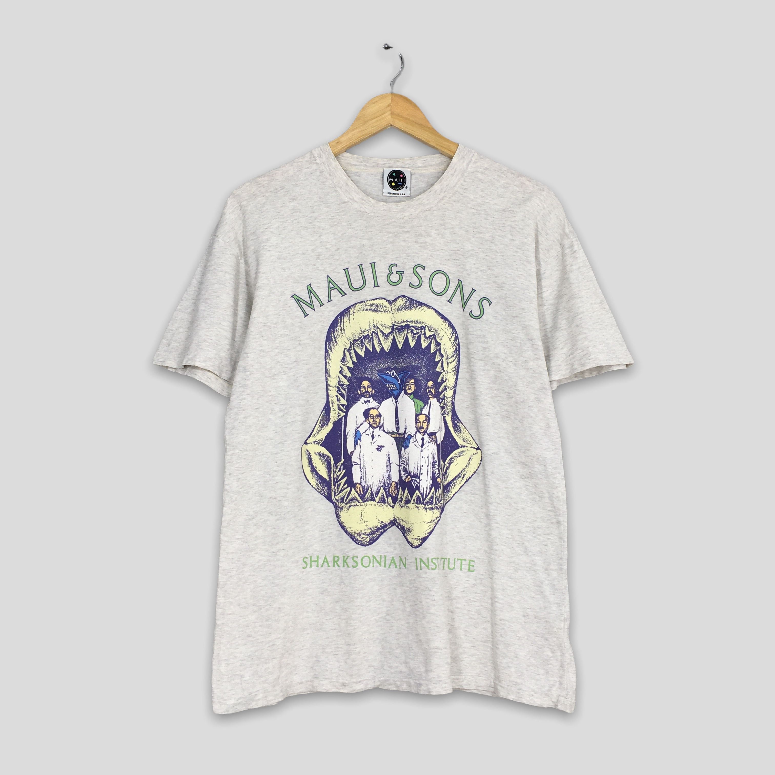 Vintage Maui & Sons Sharksonian Institute Surfing Tshirt