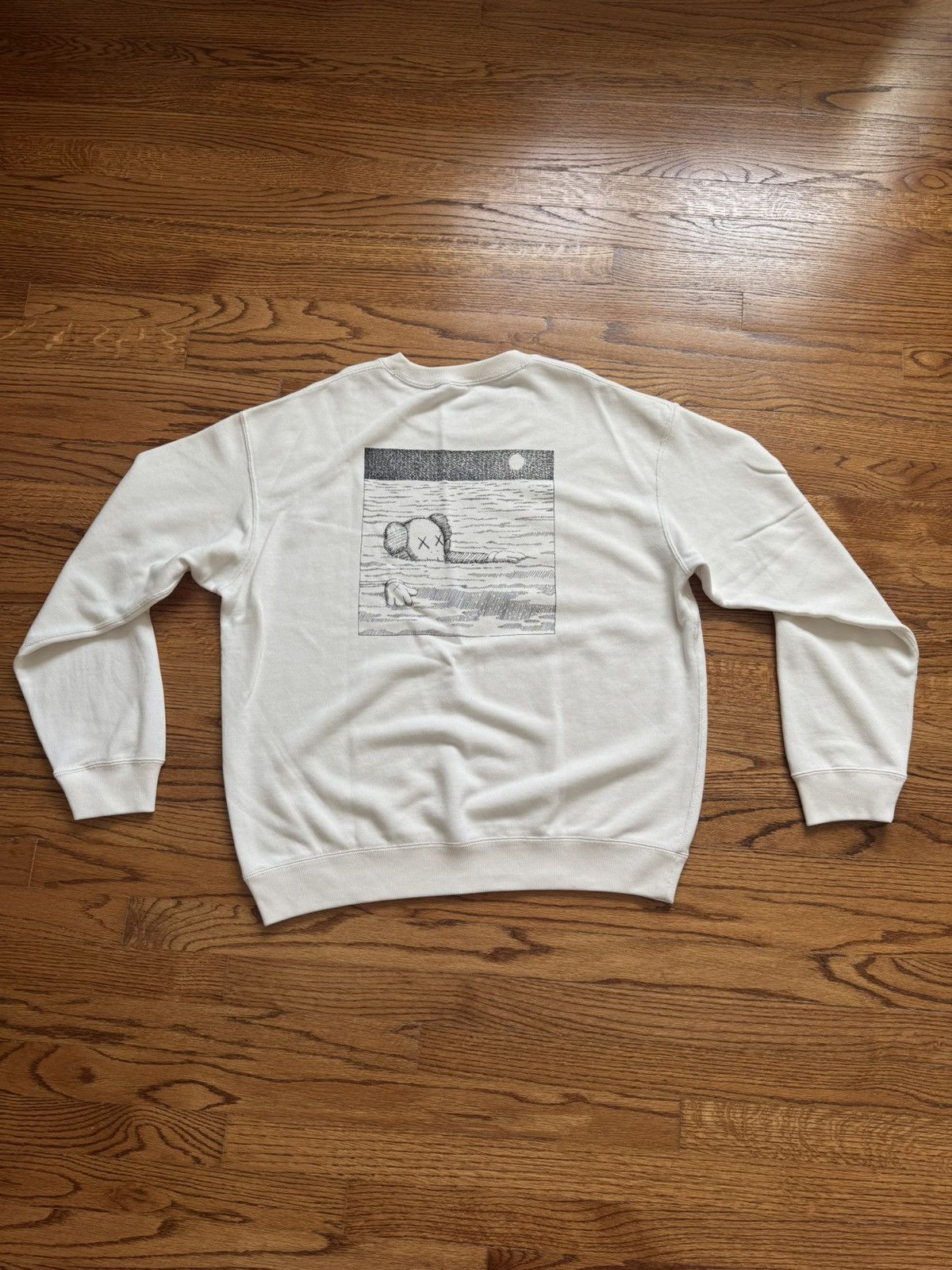 Kaws Kaws x Uniqlo Longsleeve Sweatshirt Size US L / EU 52-54 / 3 - 6 Thumbnail