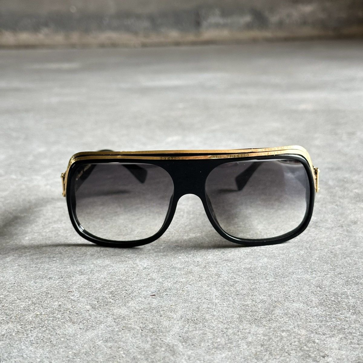Louis Vuitton NIGOS PERSONAL 2004 OG LV MILLIONAIRE SUNGLASSES Size ONE SIZE - 2 Thumbnail