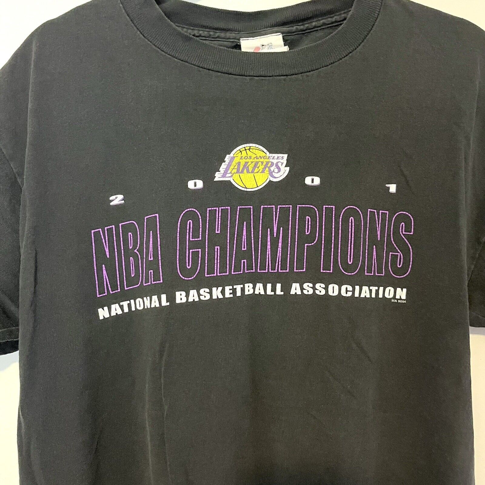 Majestic 2001 Majestic Lakers NBA Champions Black T-Shirt Rare Sz M Size US M / EU 48-50 / 2 - 2 Thumbnail