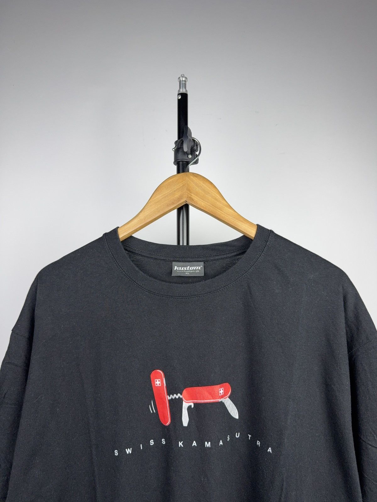 Vintage 00s Swiss Kamasutra Funny Humour Graphic Tee Y2K Rare Print Size US XL / EU 56 / 4 - 2 Thumbnail