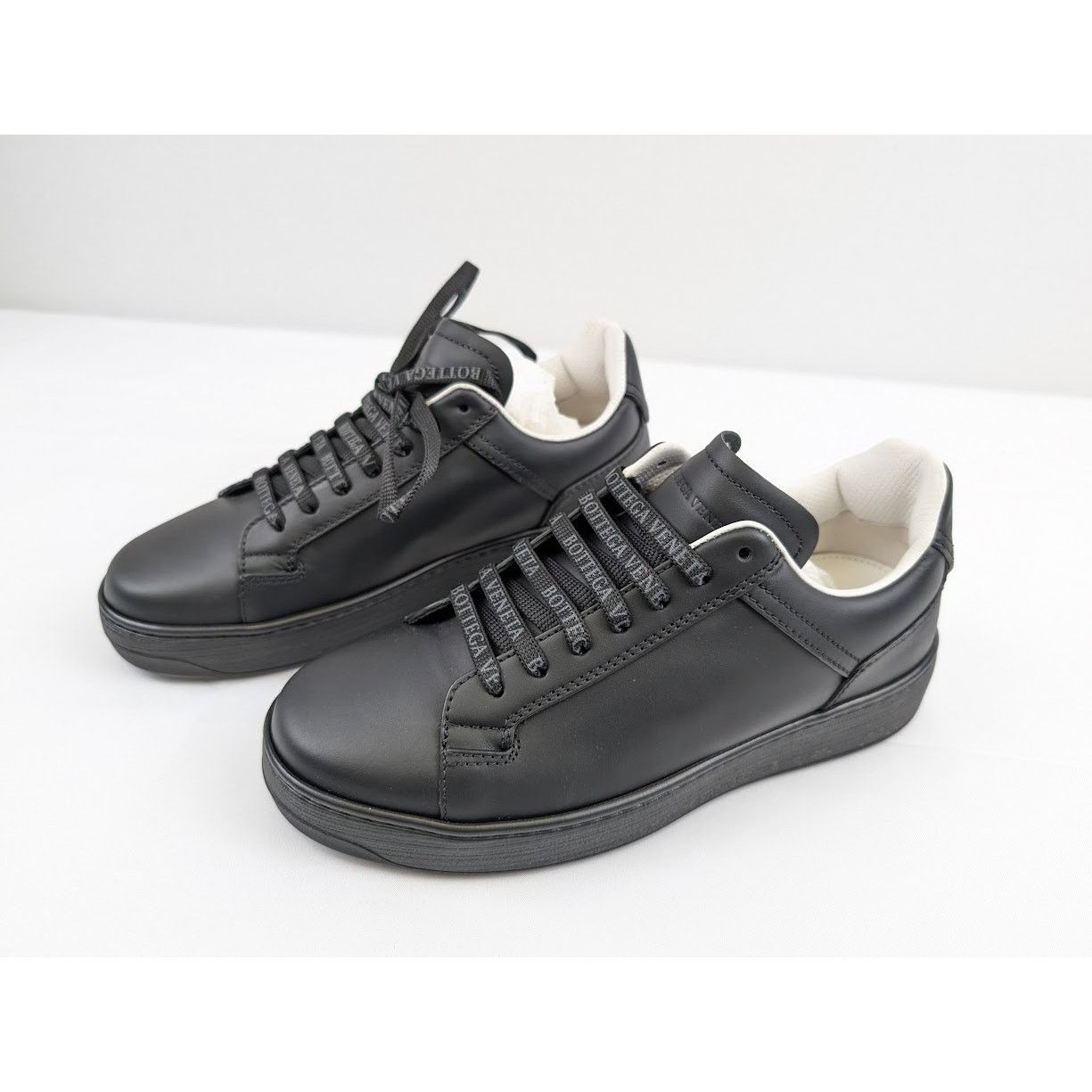 Bottega Veneta o1rshd1 Bolt Calf Low-Top Sneakers in Nero Size US 6 / EU 39 - 16 Thumbnail