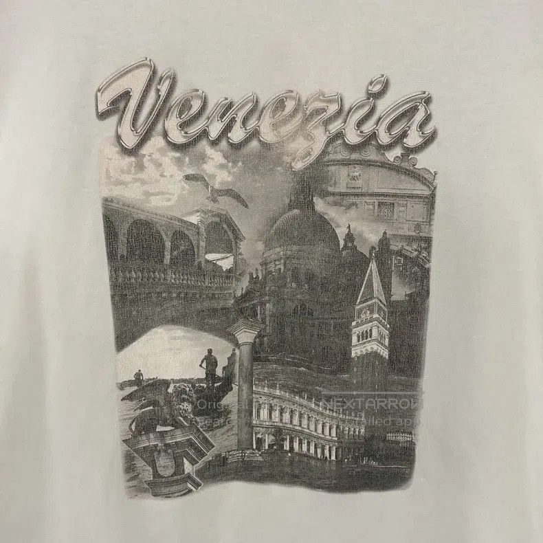 Balenciaga Balenciaga White Venice city short-sleeve Size US M / EU 48-50 / 2 - 3 Thumbnail
