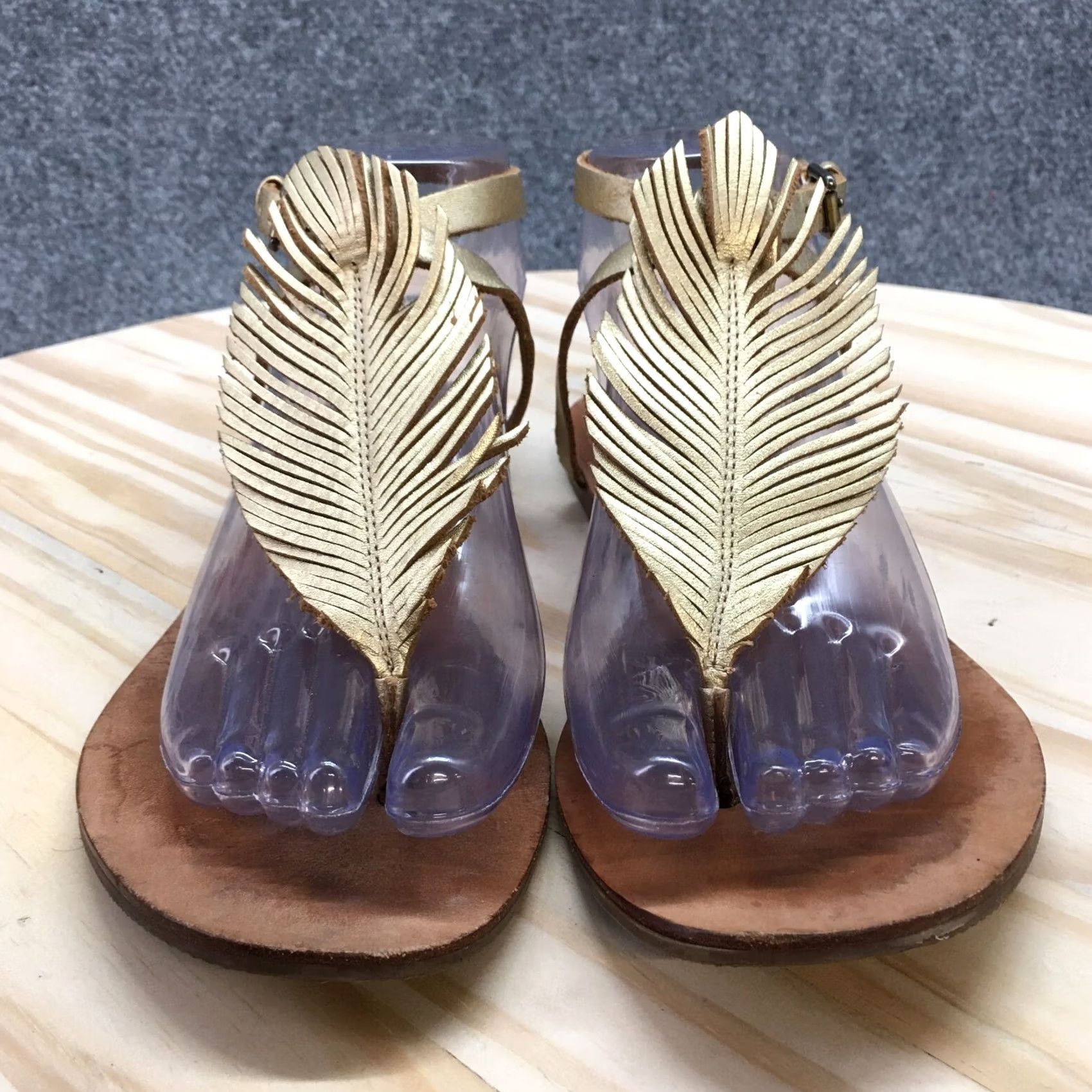 Vintage Corso Como Sandals Womens 6 M Edgar Thong Ankle Strap Gold Feather Buckle Strap Shoes Sandal Solid Gold Womens Size US 6 / IT 36 - 6 Thumbnail