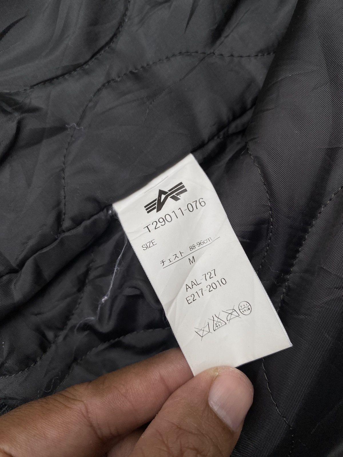 Alpha Industries Distressed Alpha Industries Bombers Jacket Size M / US 6-8 / IT 42-44 - 9 Thumbnail