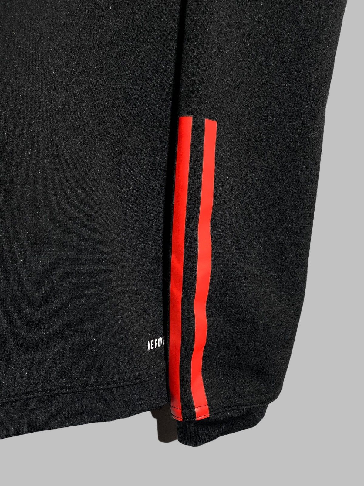 Other 🔥 MANCHESTER UNITED ADIDAS MEGASTORE TEZOS TECH TOP 🔴⚫ Size US S / EU 44-46 / 1 - 11 Thumbnail