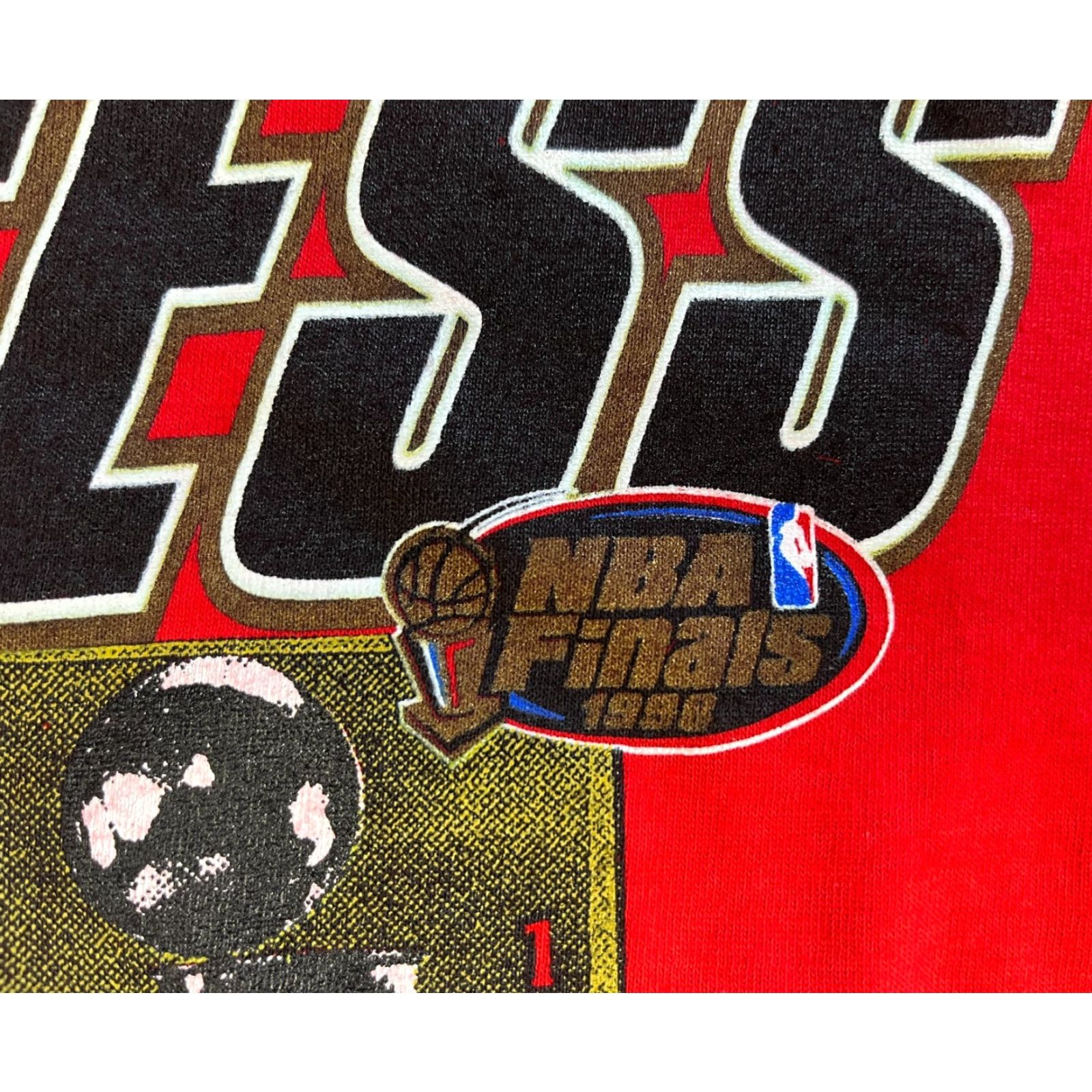 Delta VINTAGE Chicago Bulls 1998 Six Time NBA Champions T-Shirt Dellta? Sz L Red Cotton Short Sleeve Crew Neck Mens Size US L / EU 52-54 / 3 - 5 Thumbnail