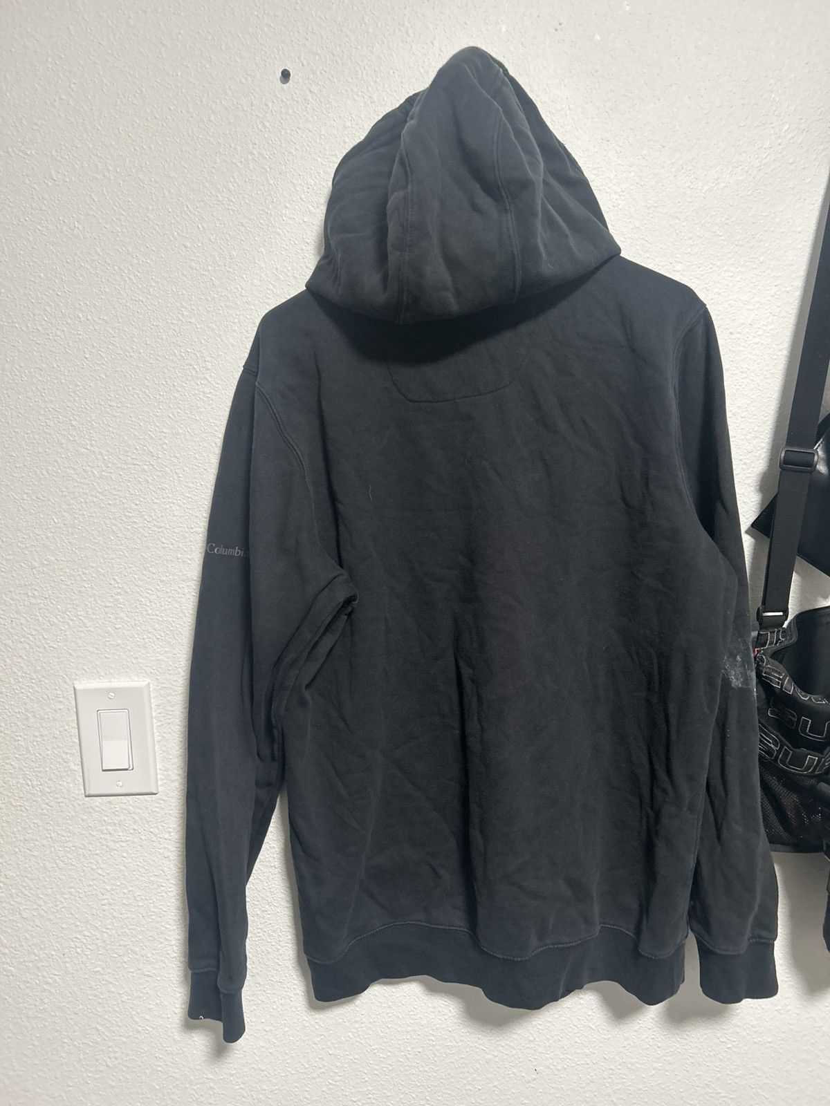 Columbia Very worn columbia hoodie size L good for work Size US L / EU 52-54 / 3 - 2 Thumbnail