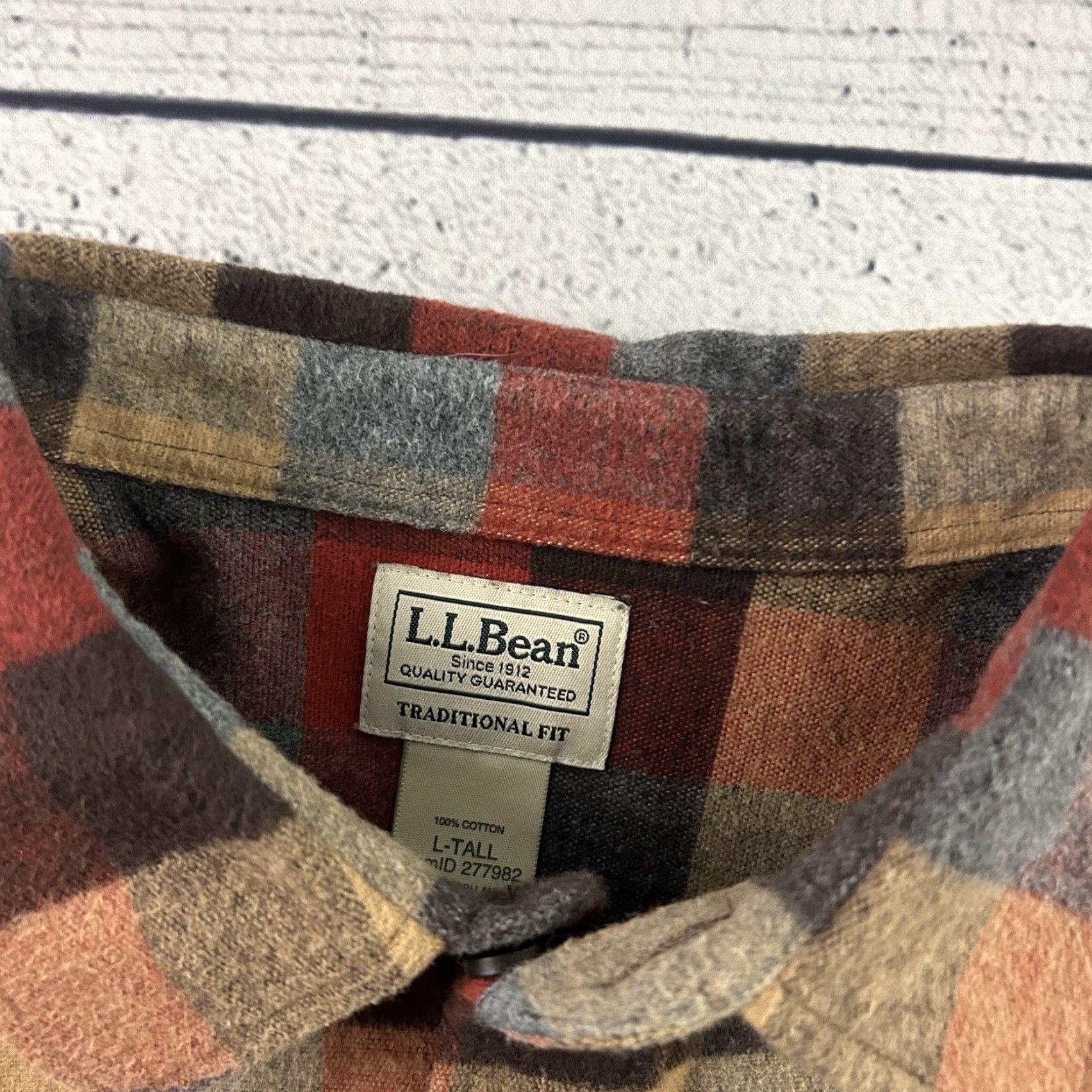 Vintage L.L. Bean Chamois Plaid Heavy Flannel Button Shirt Men's LT Tall Regular Long Sleeve Button-Up Collar-Down Pockets Size US L / EU 52-54 / 3 - 2 Thumbnail