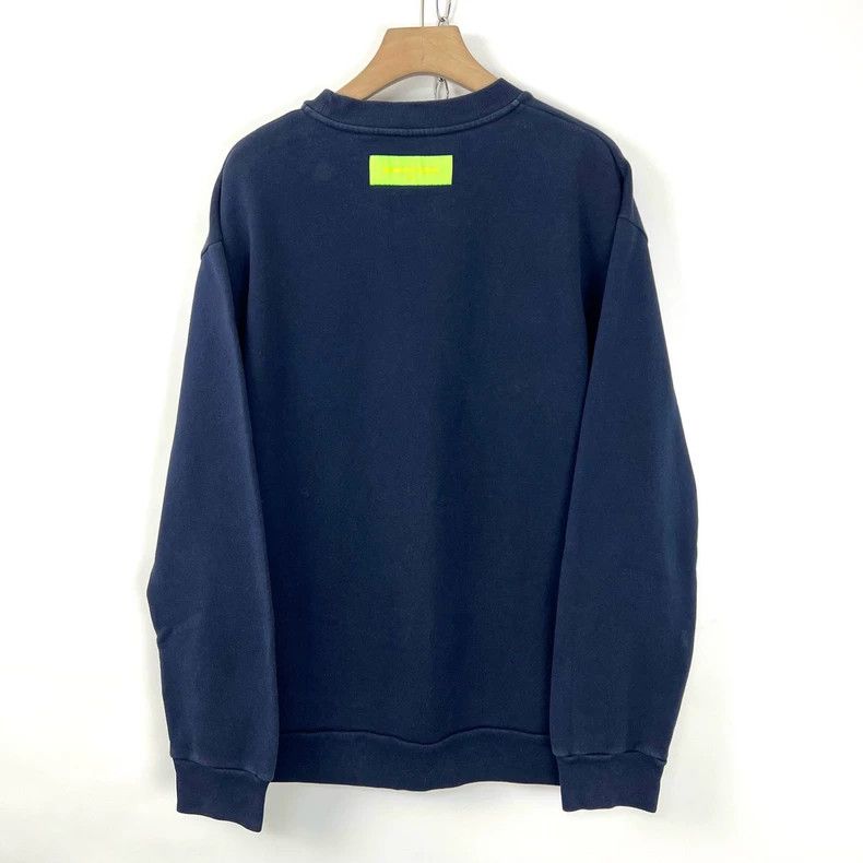 Louis Vuitton Louis Vuitton size 4l Blue logo flocked letter sweatshirt Size US M / EU 48-50 / 2 - 2 Thumbnail