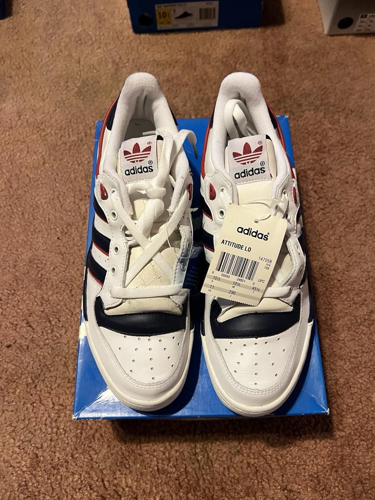 Adidas adidas ATTITUDE LO 147058 US11 Size US 11 / EU 44 - 2 Thumbnail