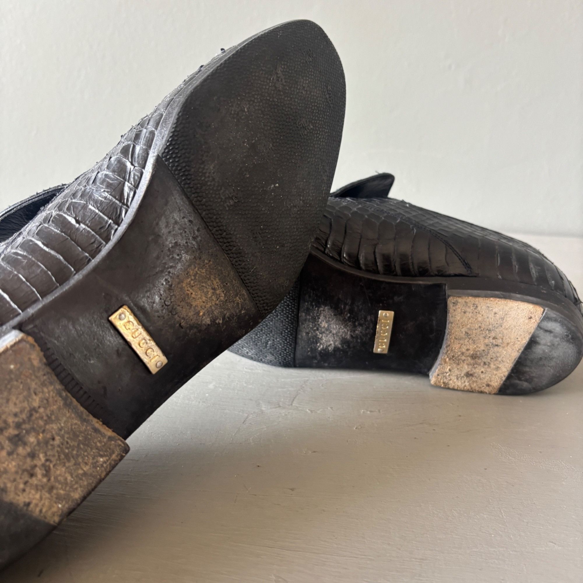 Gucci Vintage Gucci Black Genuine Python Leather Loafers Size 39E Size US 6 / EU 39 - 4 Thumbnail