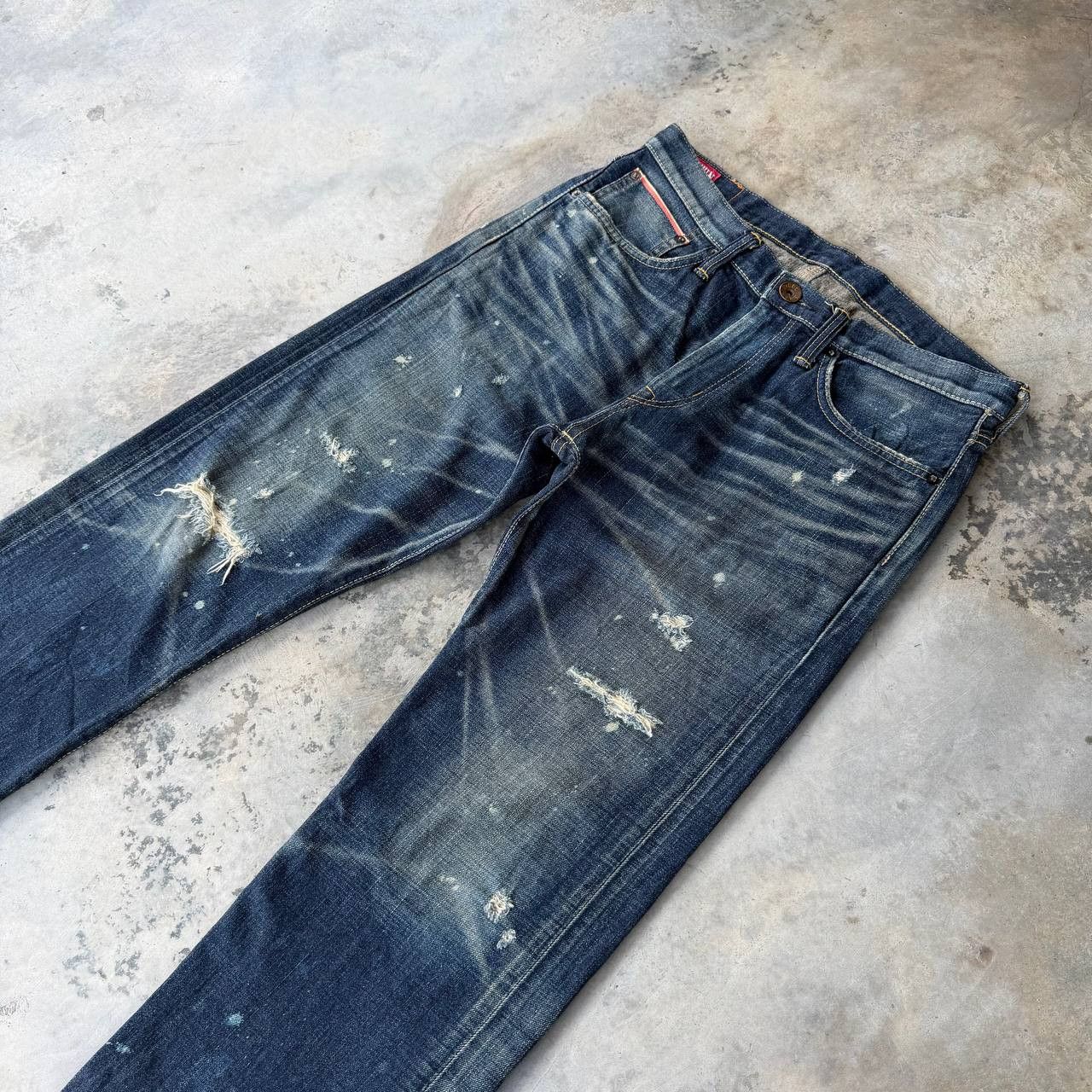 Edwin VINTAGE EDWIN 505ZX BUCKLE BACK REDLINE DISTRESSED HONEYCOMB Size US 30 / EU 46 - 6 Thumbnail
