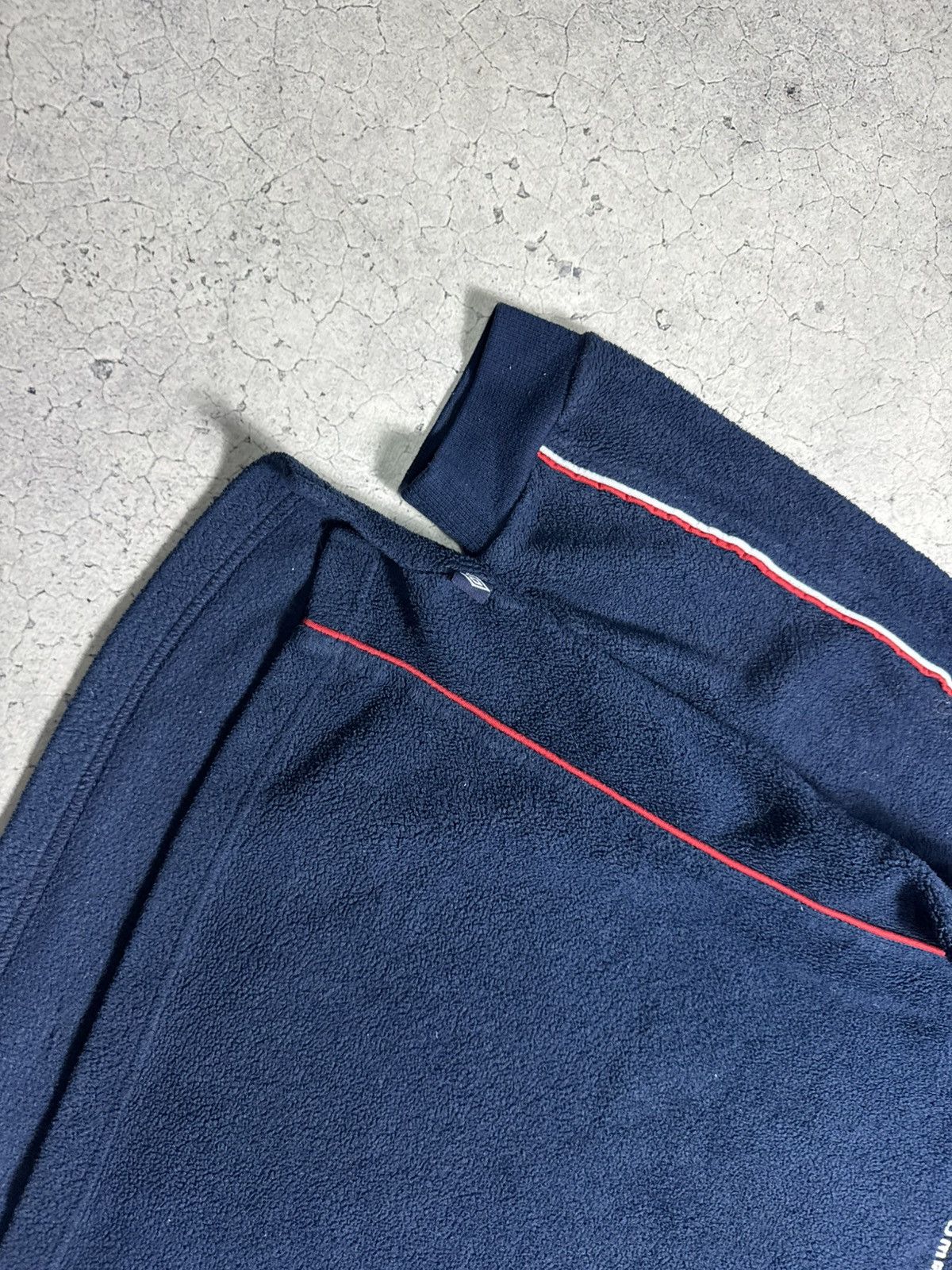 Umbro Umbro Vintage Fleece Sweatshirt Size XL Navy Size US XL / EU 56 / 4 - 2 Thumbnail