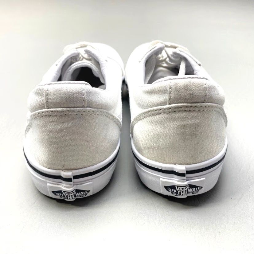 Vans VANS Missy Size 5 Low Top Sneaker White Rose Embroidery 1524 Men's? Women? Wait No Size S / US 4 / IT 40 - 4 Thumbnail