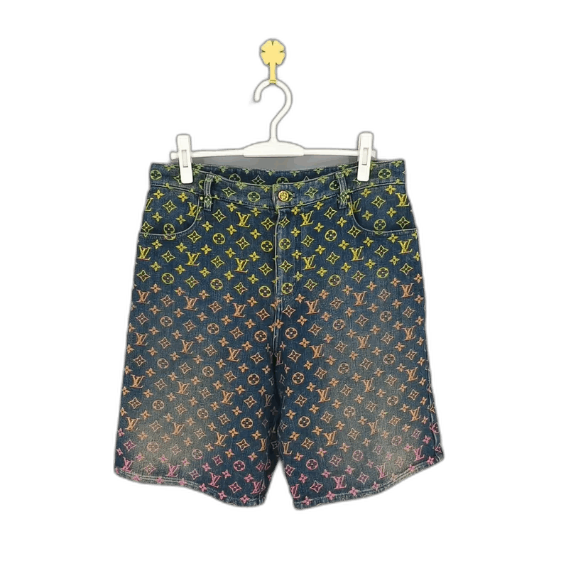 Louis Vuitton LOUIS VUITTON Logo Denim Shorts for Men Size US 30 / EU 46 - 1 Thumbnail