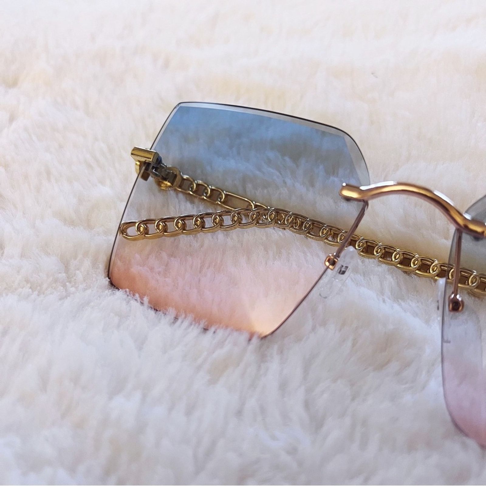 Other Skyla Blue & Pink Gold Chain Link Oversized Sunglasses Size ONE SIZE - 2 Thumbnail